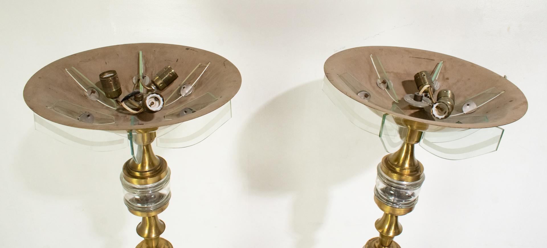 Pair Mid-Century Modern Brass and Glass Floor Lamps In Good Condition For Sale In New York, NY
