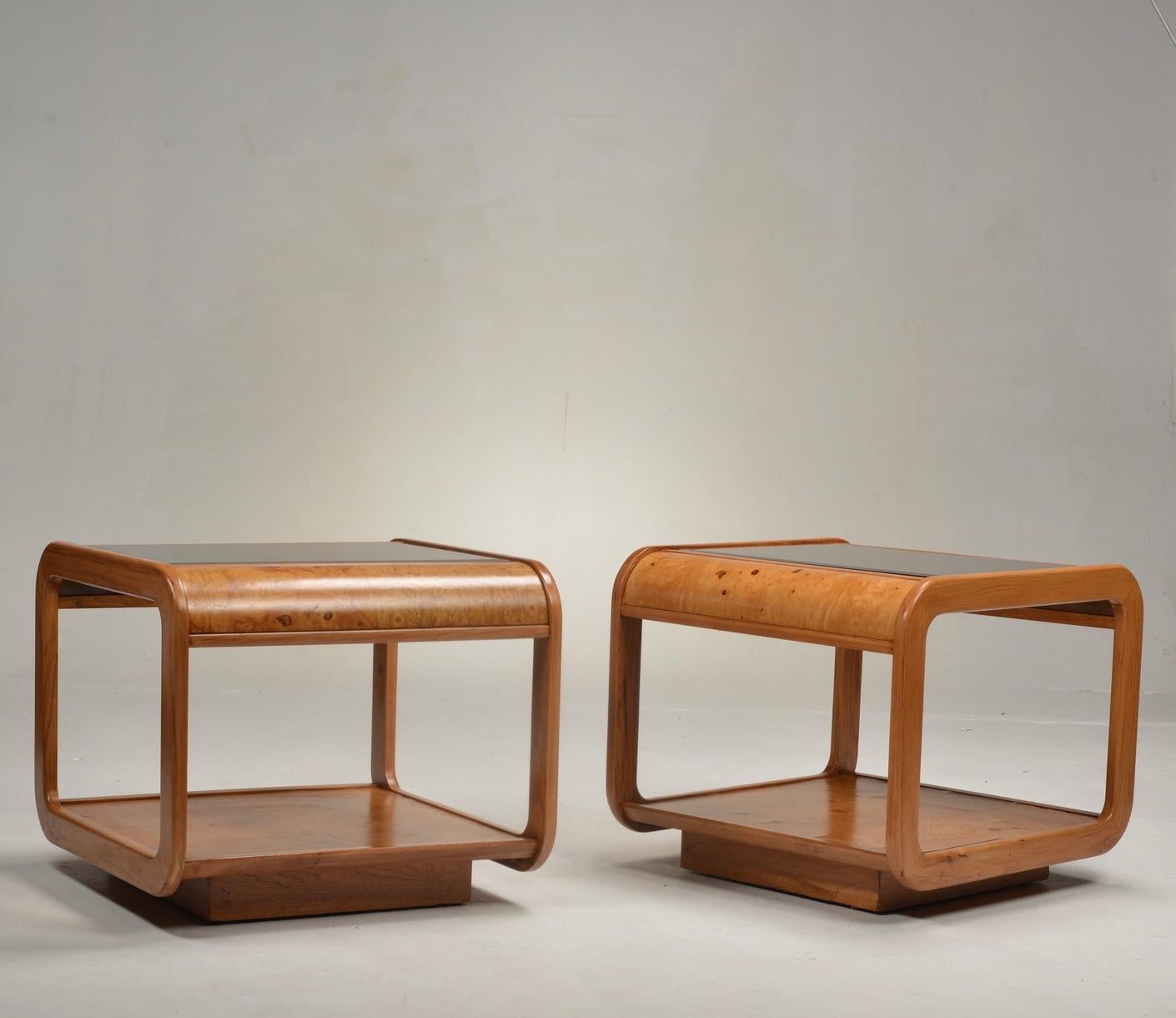 Pareja de Mesas auxiliares en cascada de madera burl moderna de mediados de siglo en venta 9