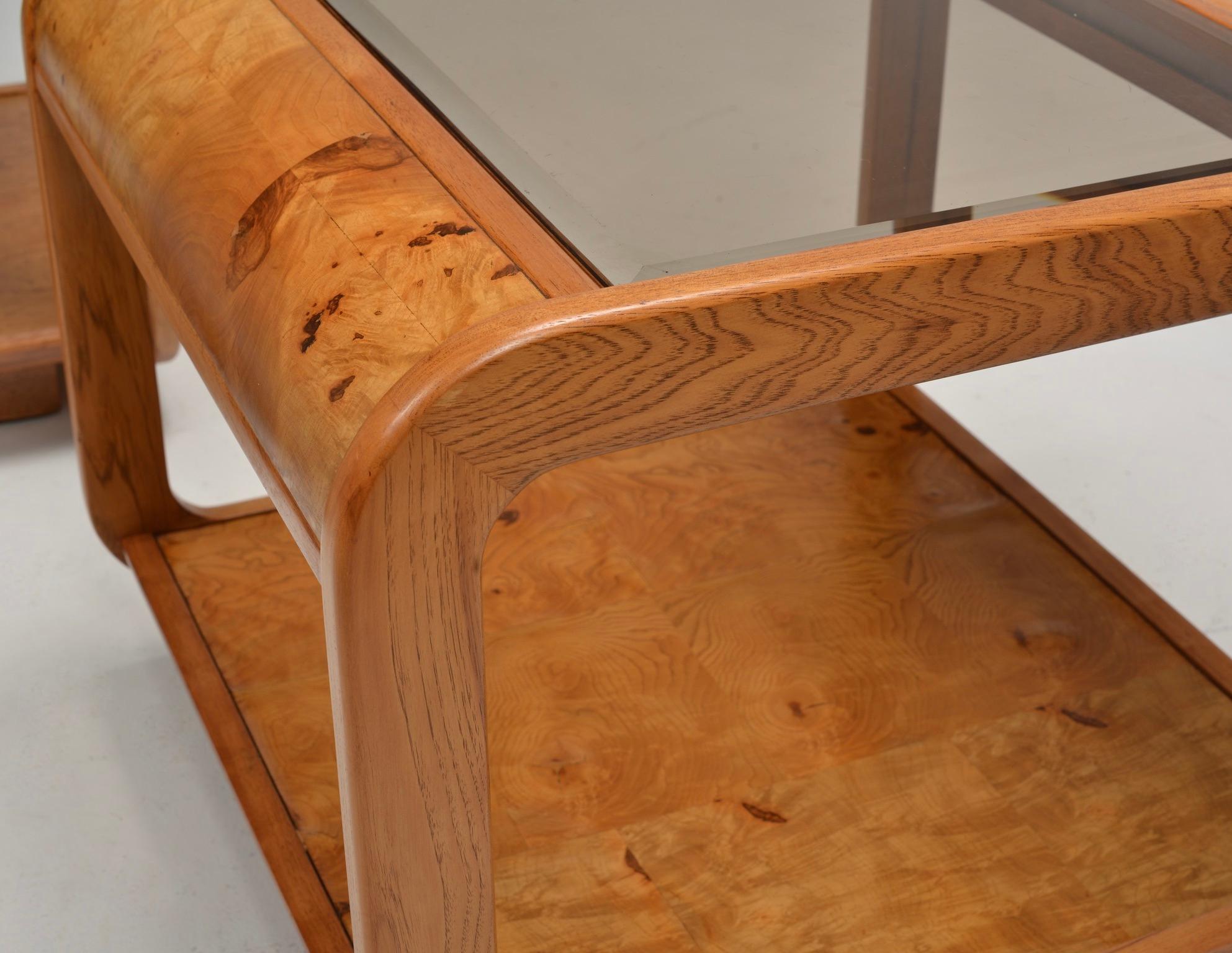 Pareja de Mesas auxiliares en cascada de madera burl moderna de mediados de siglo en venta 2