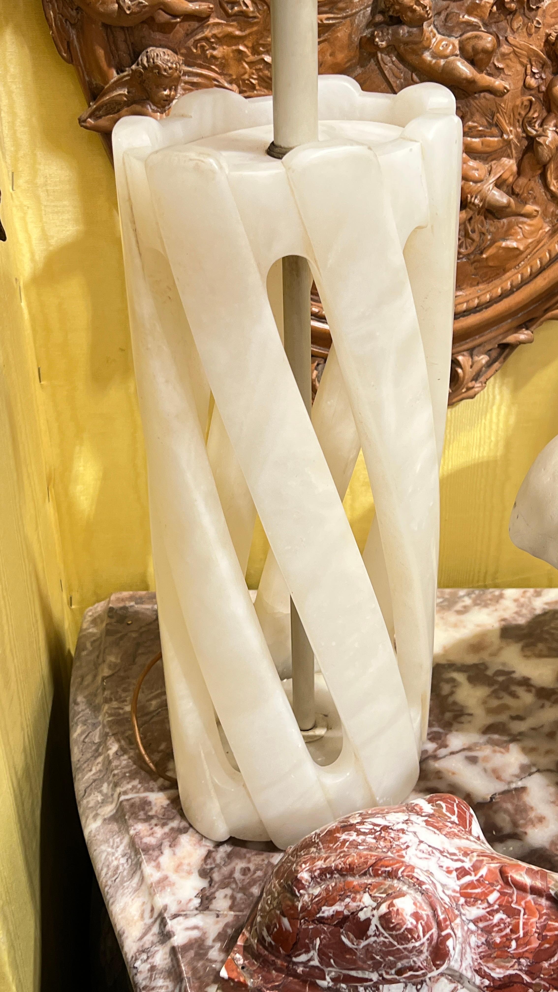 Pair Mid-Century Modern Carved Alabaster Table Lamps Alabastro en venta