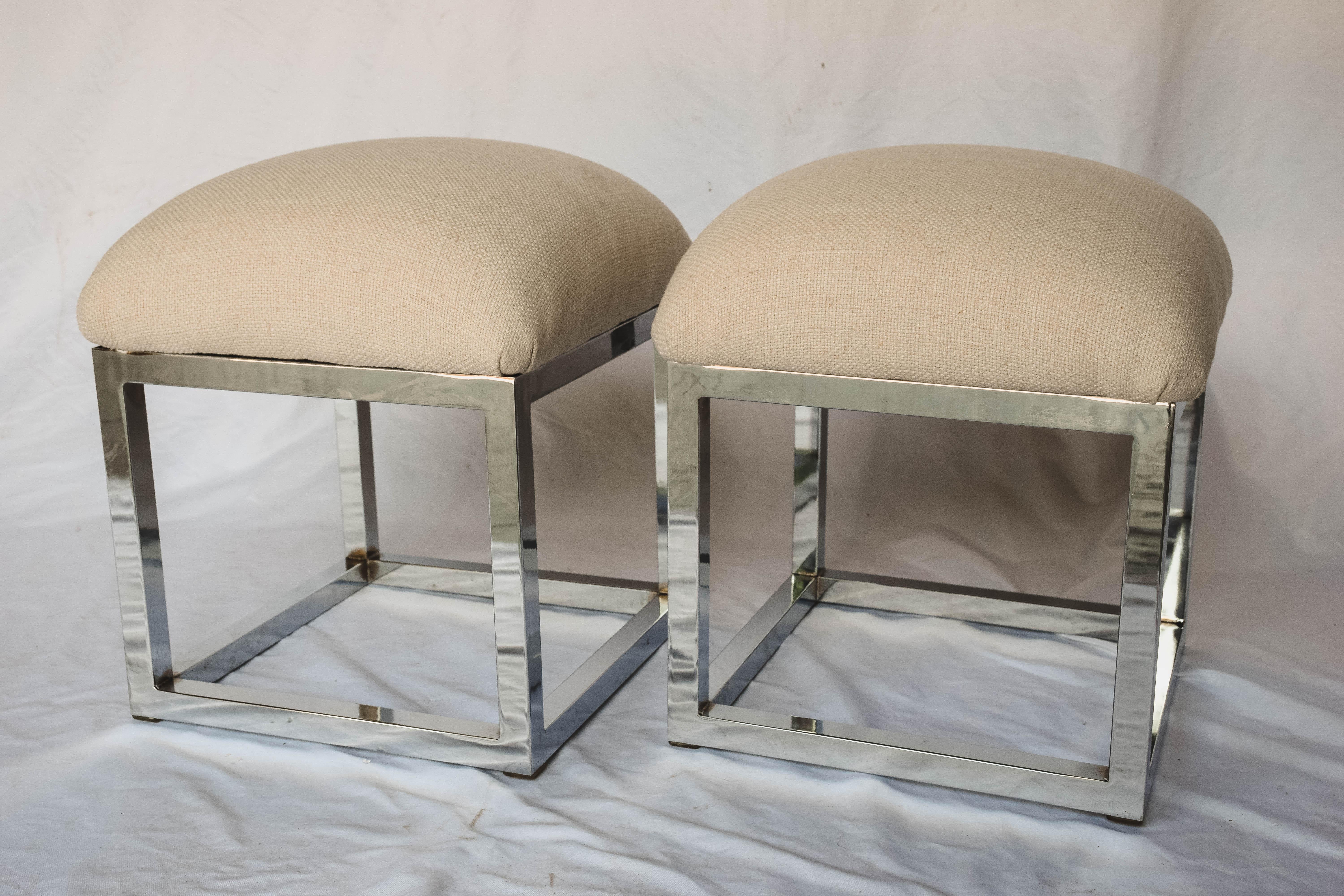 Pair of Mid-Century Modern Cube Chrome Ottomans Attributed to Milo Baughman In Good Condition In Houston, TX