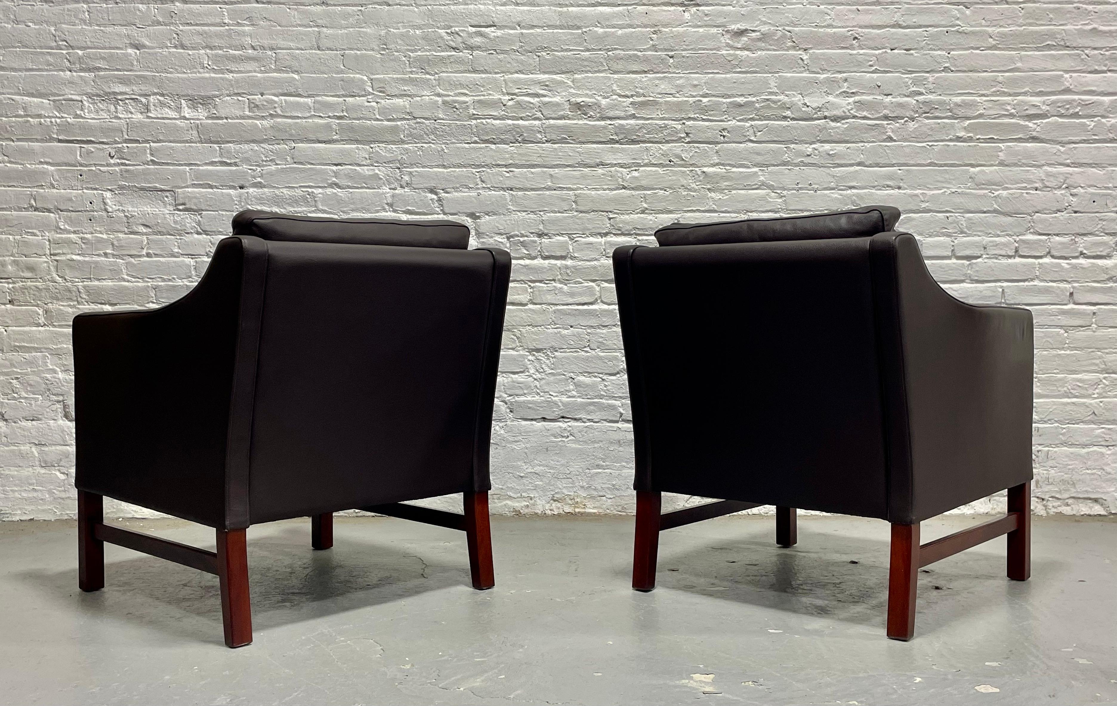 PAIRE - Chaises de salon en cuir danois moderne du milieu du siècle par Skipper Mobler en vente 4