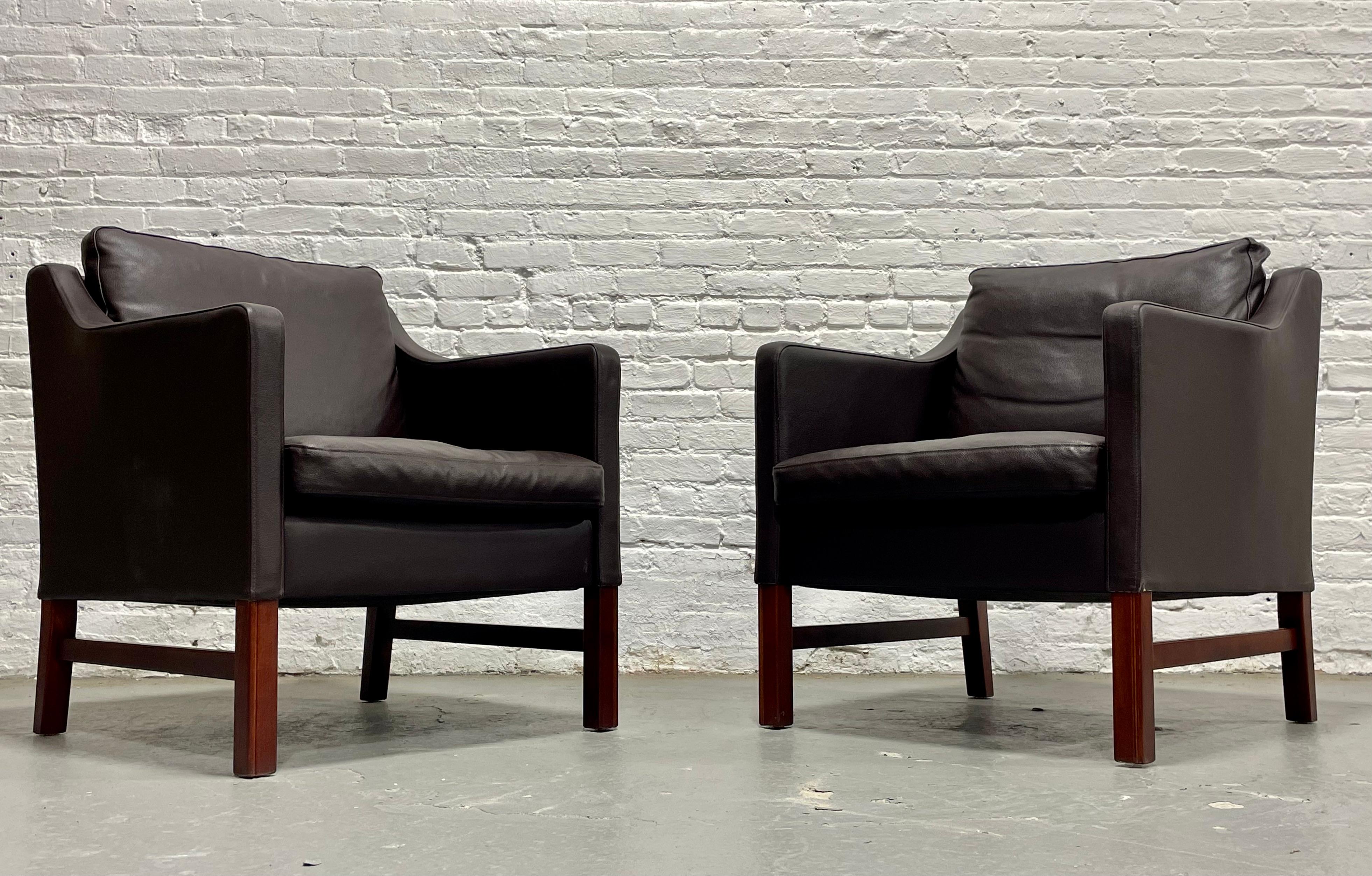 PAIRE - Chaises de salon en cuir danois moderne du milieu du siècle par Skipper Mobler en vente 8