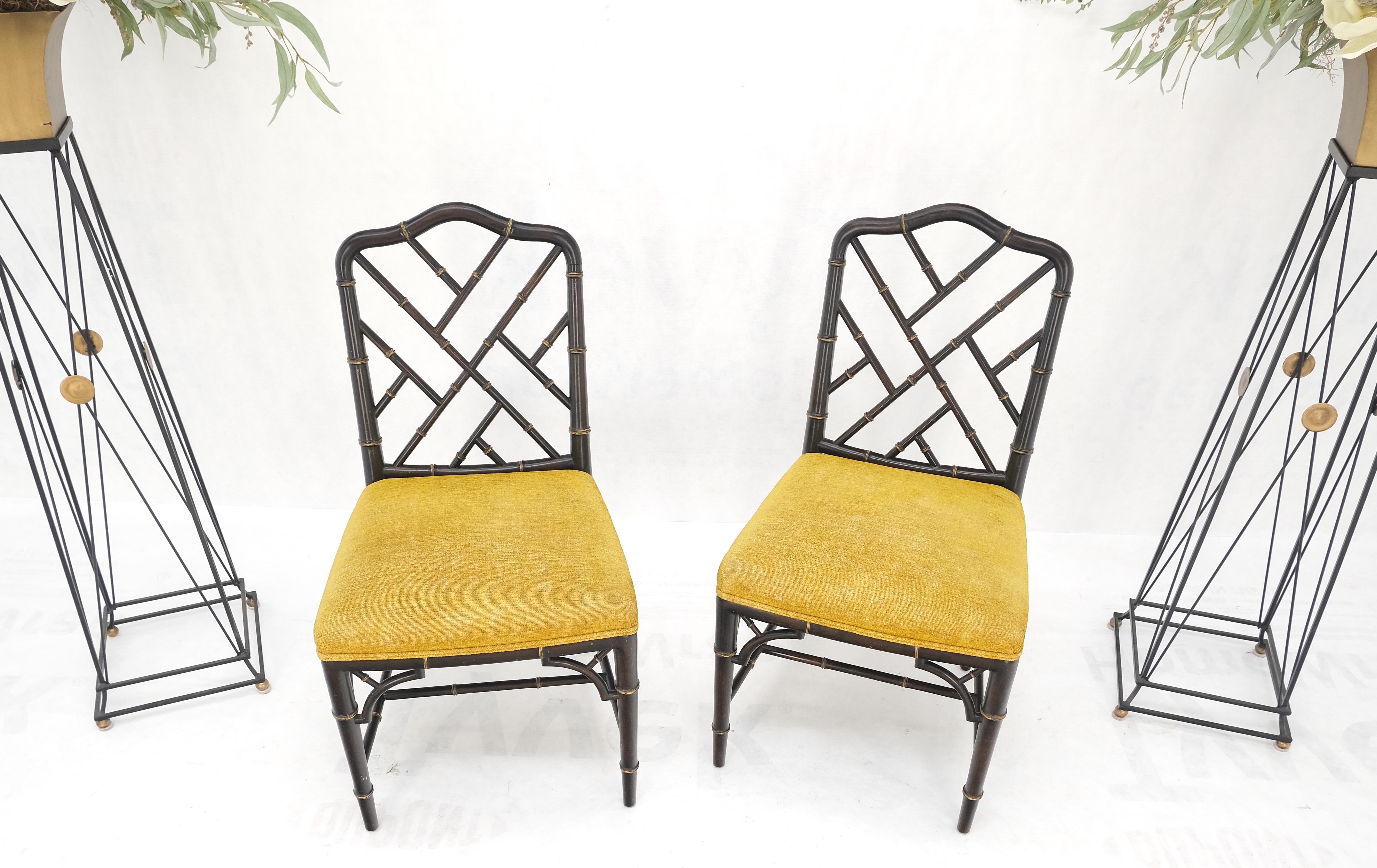 Paar Mid Century Modern Dekorative Ebonized Nussbaum Faux Bambus Beistellstühle Mint (Polster) im Angebot