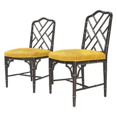 Paar Mid Century Modern Dekorative Ebonized Nussbaum Faux Bambus Beistellstühle Mint