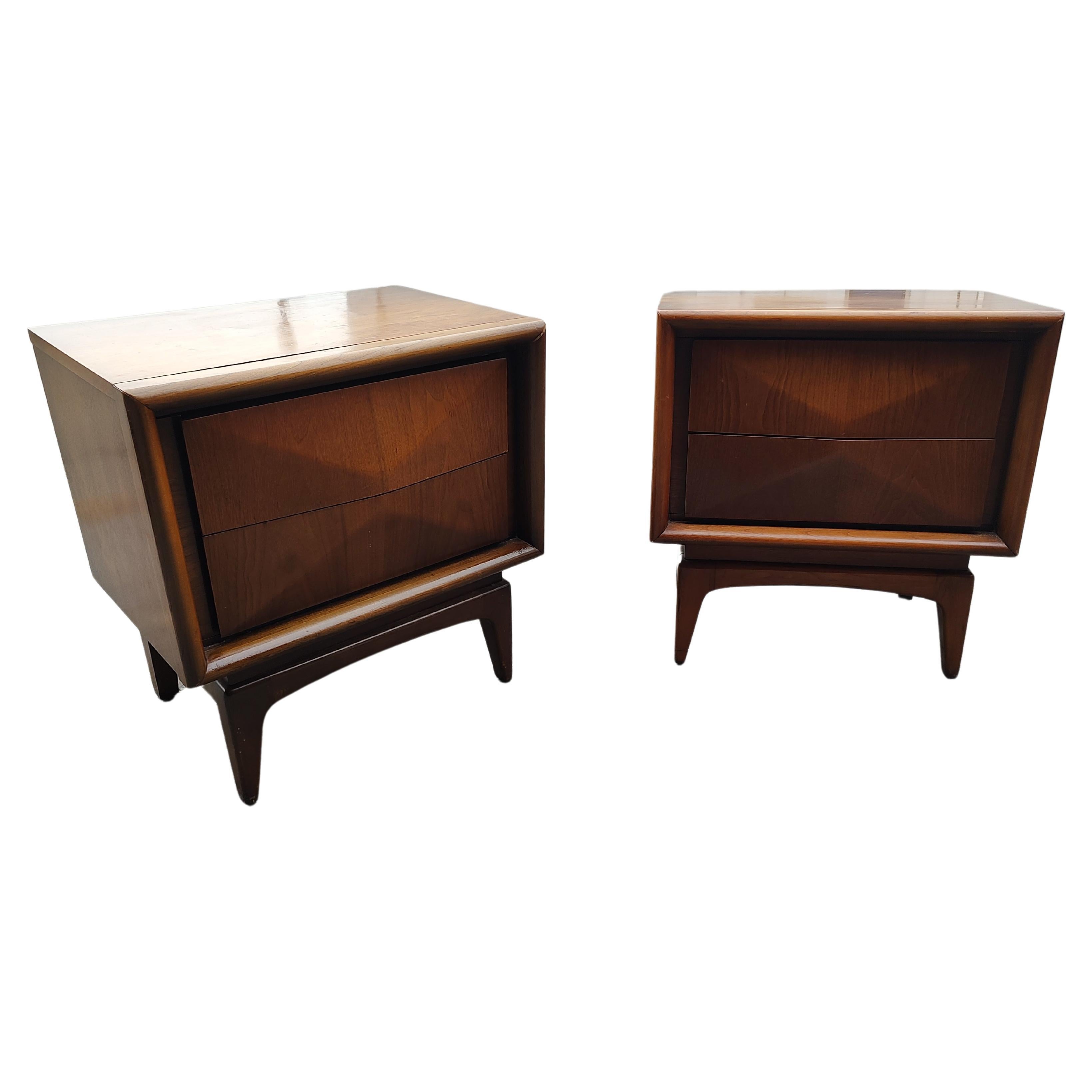 Hand-Crafted Pair Mid Century Modern Diamond Faced Walnut Night Stands by United Furniture   For Sale