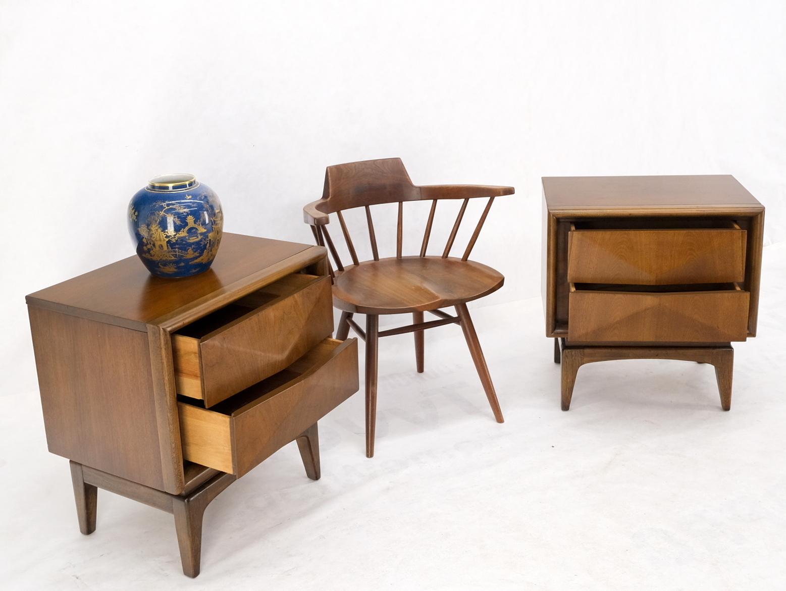 Pair Mid-Century Modern Dimond Front Drawers End Tables Nightstands Stands In Good Condition For Sale In Rockaway, NJ