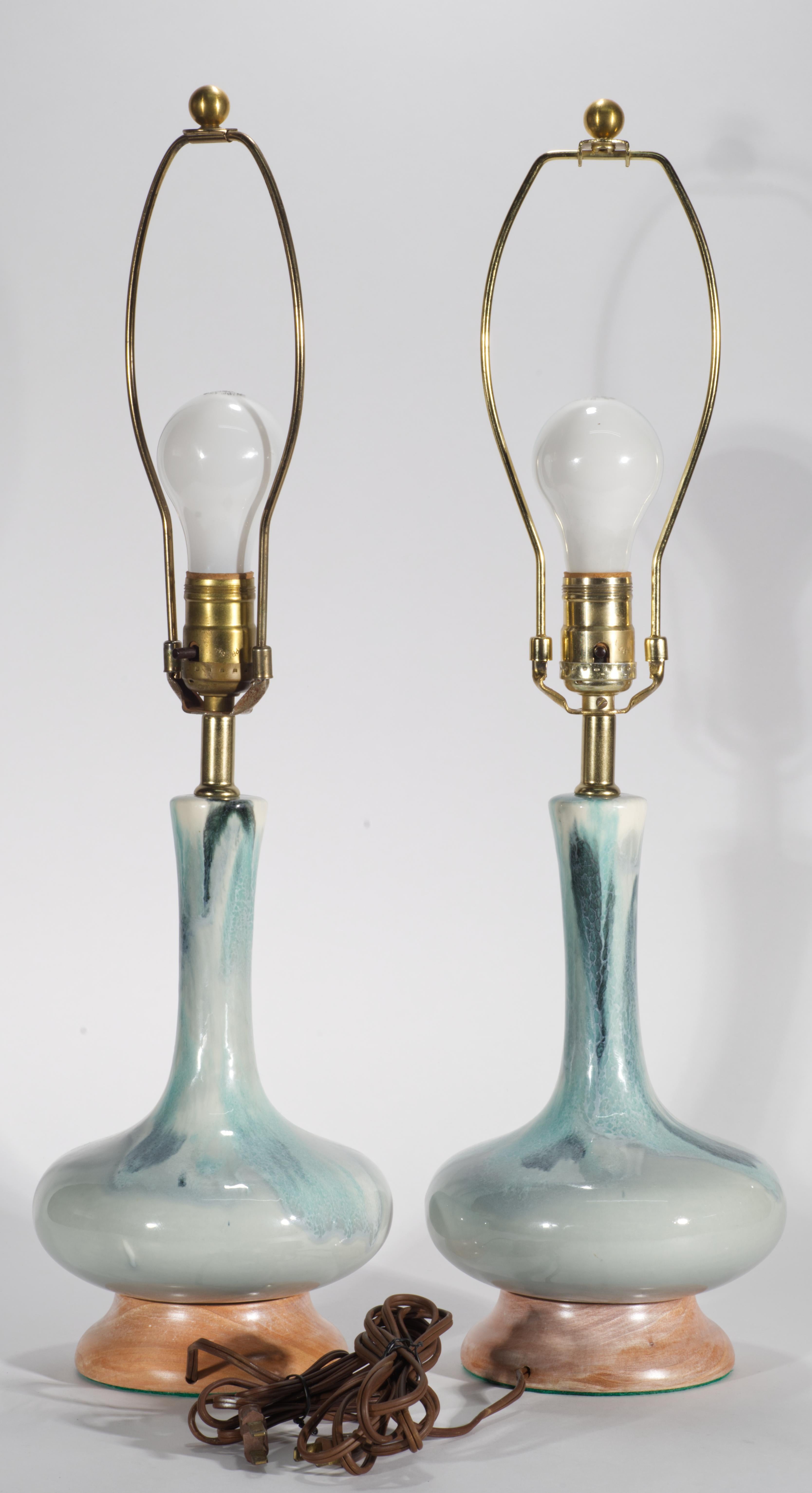 Américain Paire de lampes de table en céramique Drip Flambe du milieu du siècle dernier Haeger années 1950 en vente