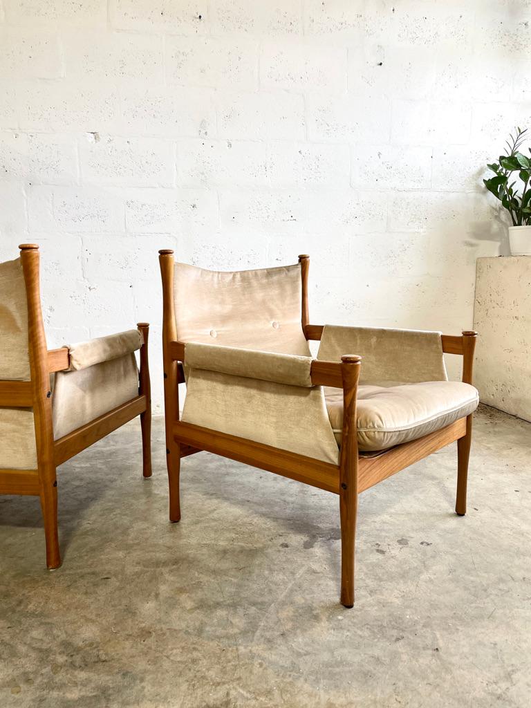 Paar Mid Century Modern Easy Chairs von Dux (Schwedisch) im Angebot