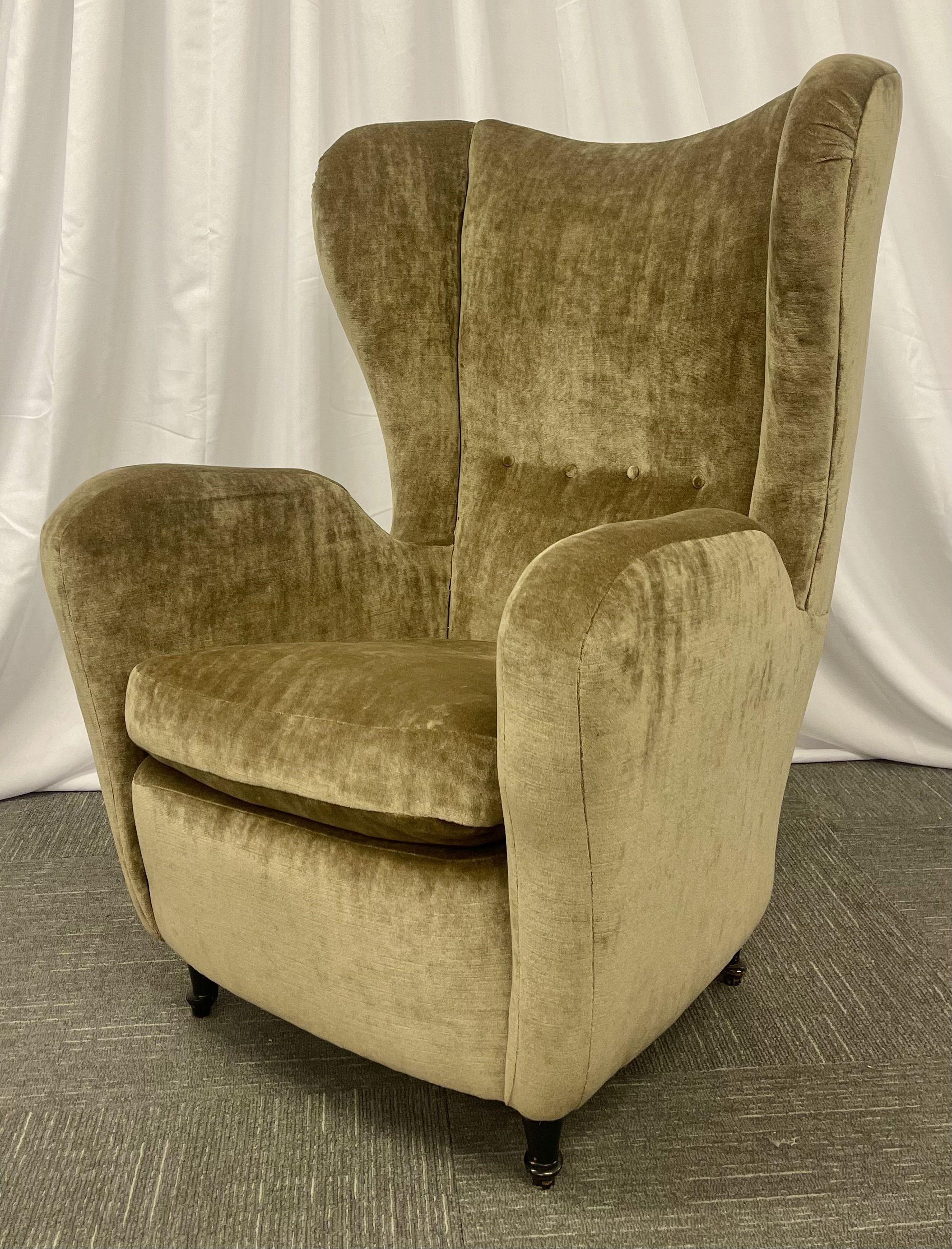 Pair Mid-Century Modern French Designer Wingback, Lounge Chairs, France, 1970s 6