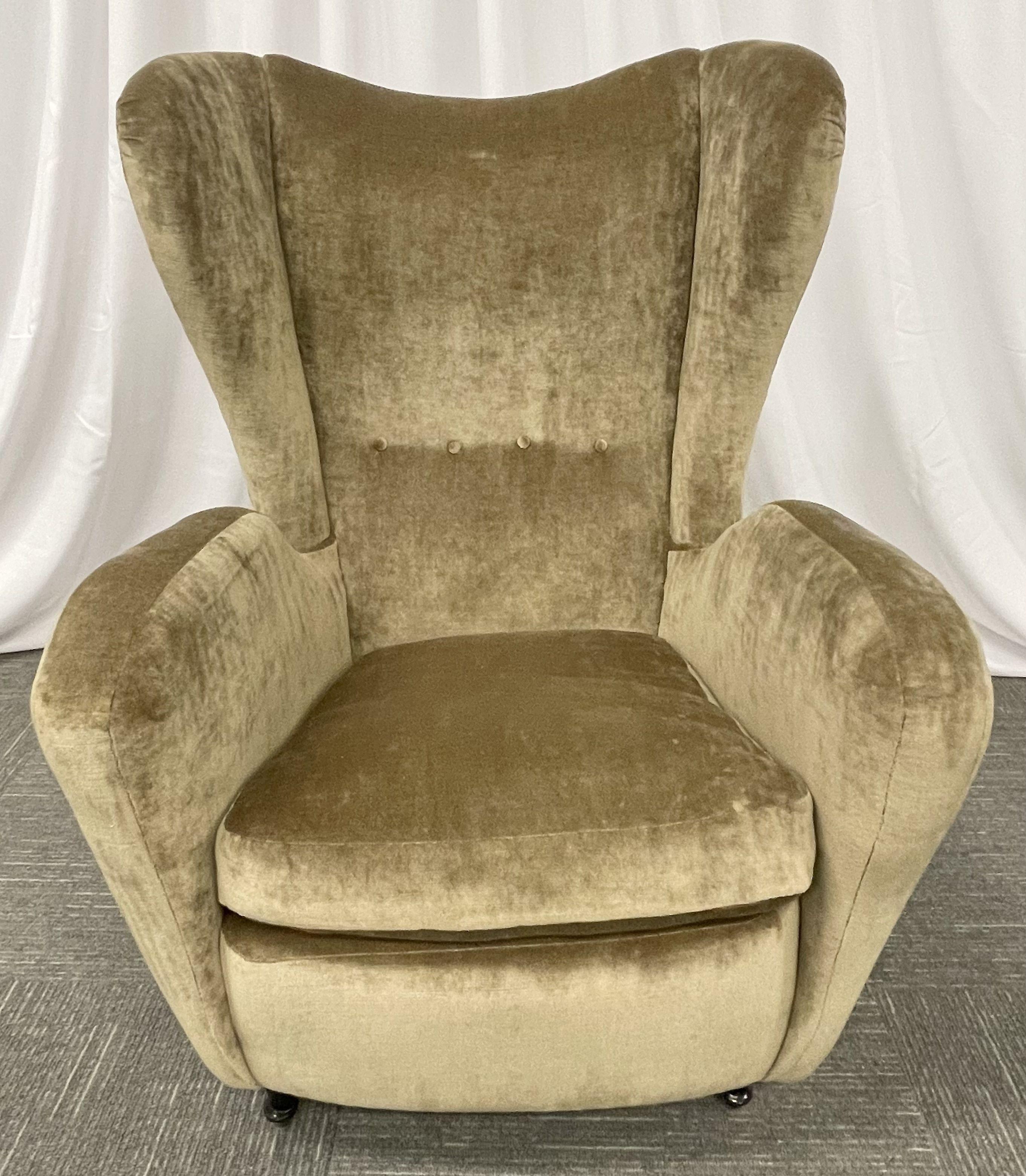 Late 20th Century Pair Mid-Century Modern French Designer Wingback, Lounge Chairs, France, 1970s
