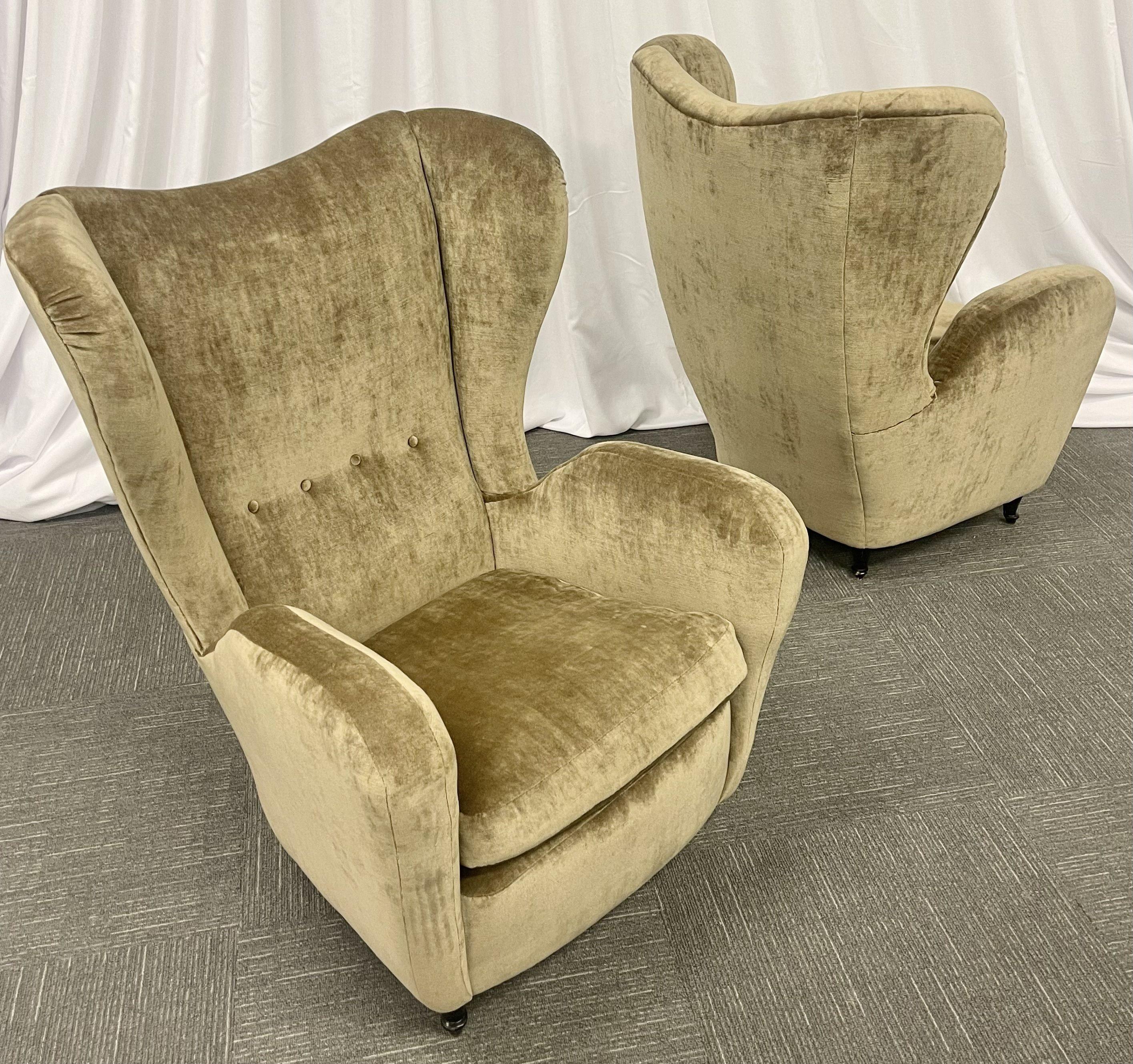 Pair Mid-Century Modern French Designer Wingback, Lounge Chairs, France, 1970s For Sale 1