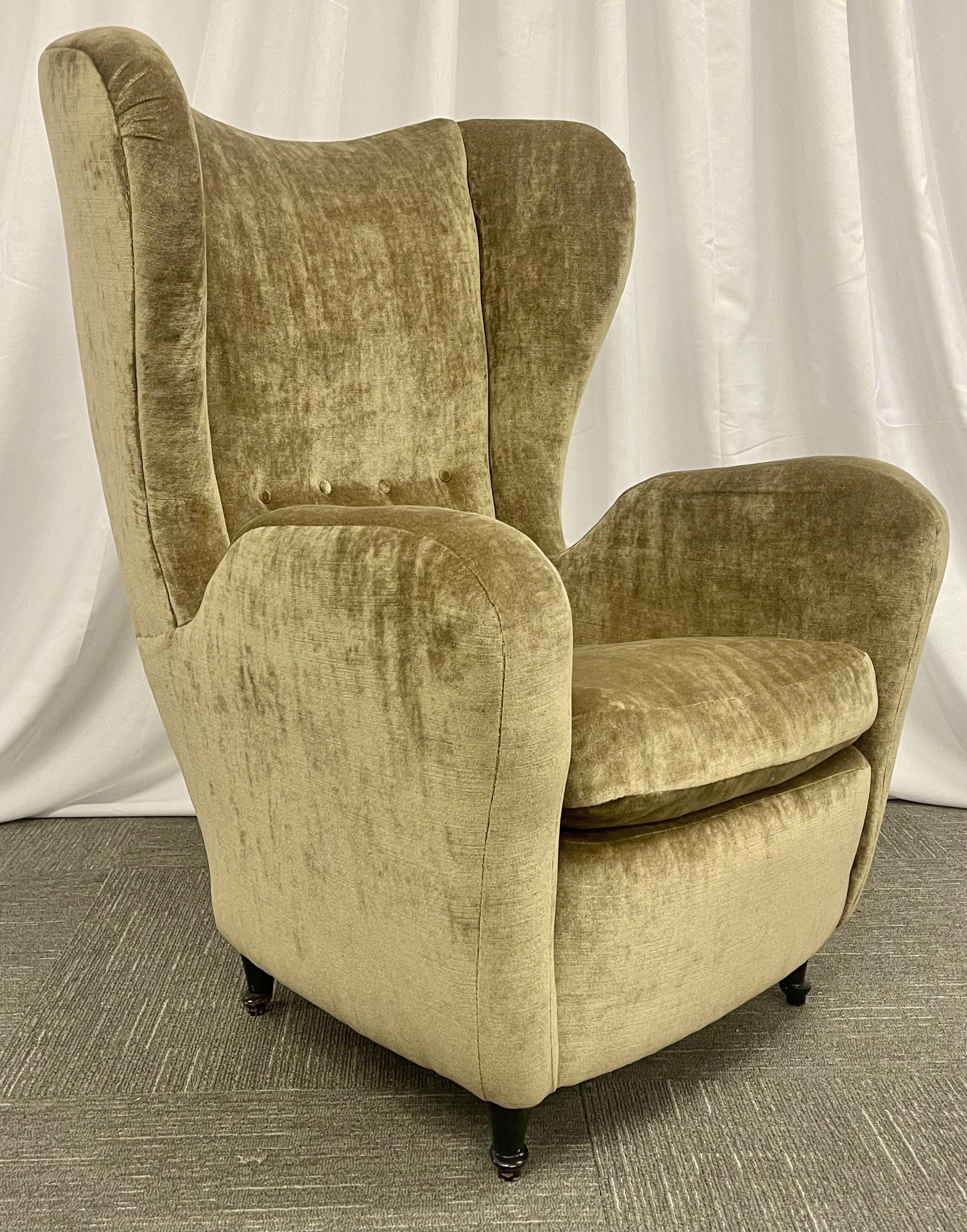 Pair Mid-Century Modern French Designer Wingback, Lounge Chairs, France, 1970s For Sale 2