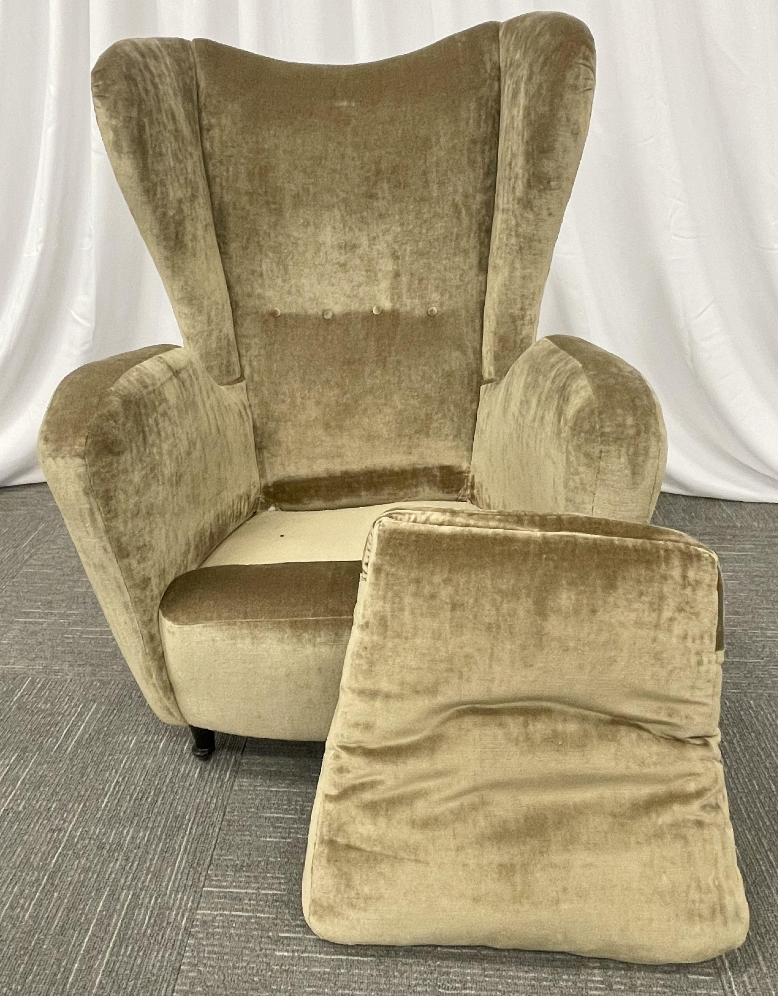 Pair Mid-Century Modern French Designer Wingback, Lounge Chairs, France, 1970s 4