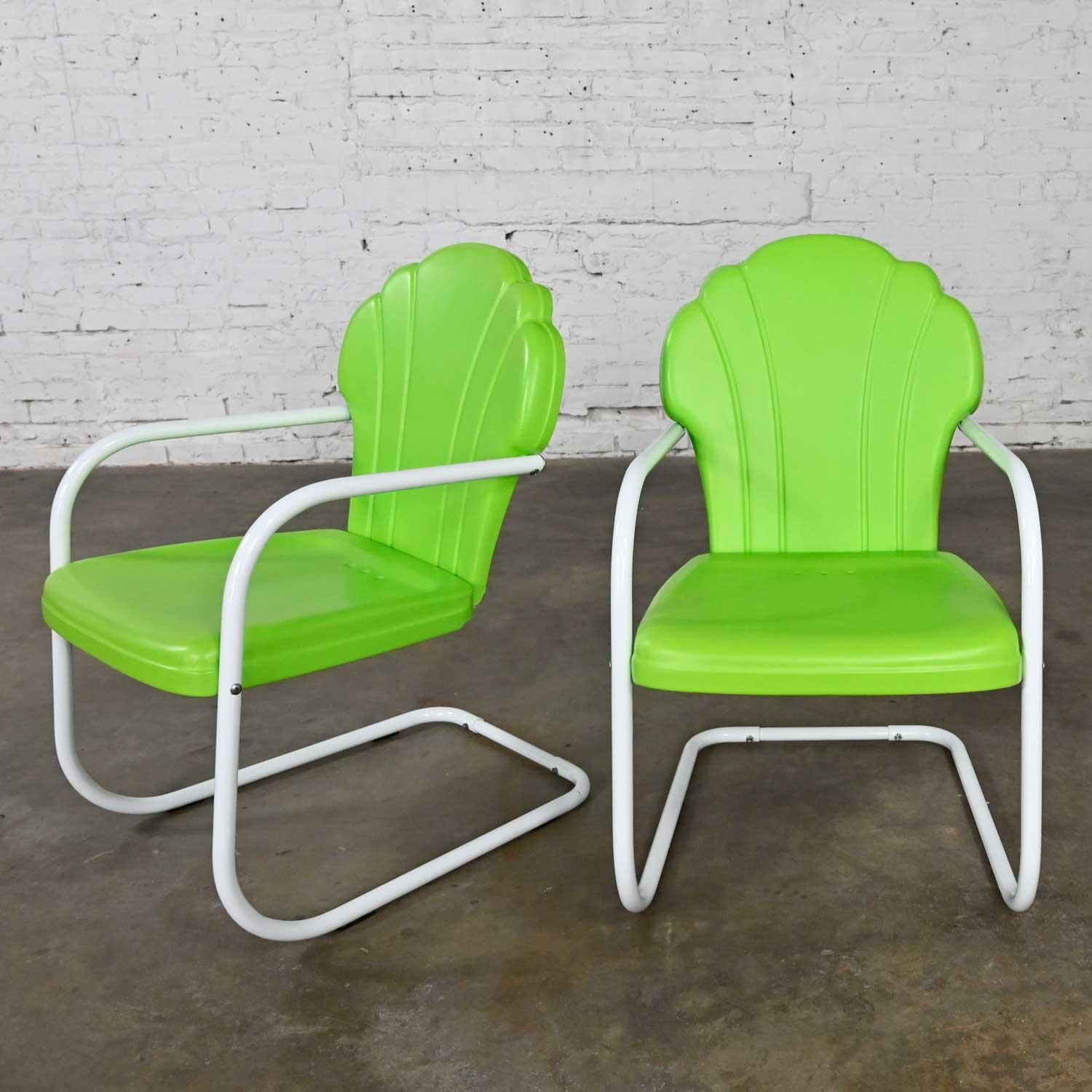 Pair Mid-Century Modern Green & White Metal Outdoor Cantilever Springer Chairs 3