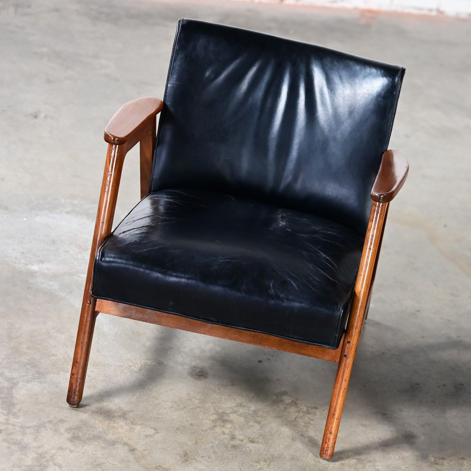 Pair Mid Century Modern Gunlocke Armchairs Black Leather with Walnut Frames 4