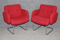 Coppia di poltrone a sbalzo del Mid Century Modern Harvey Probber, cromate e con inserti in pizzo