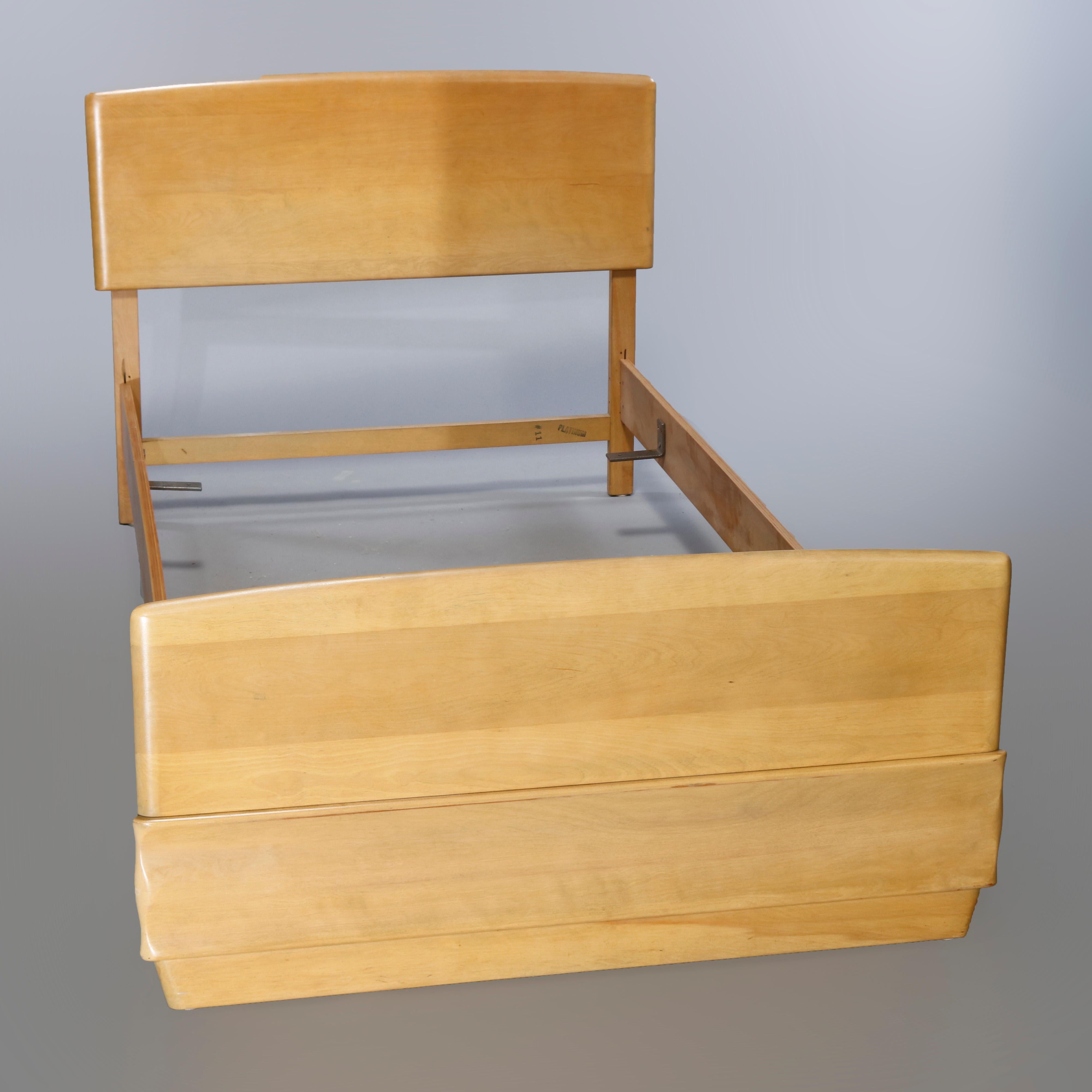 A Mid-Century Modern pair of single beds by Heywood Wakefield offer birch construction in Platinum finish, 20th century

Measures: headboard: 35.25