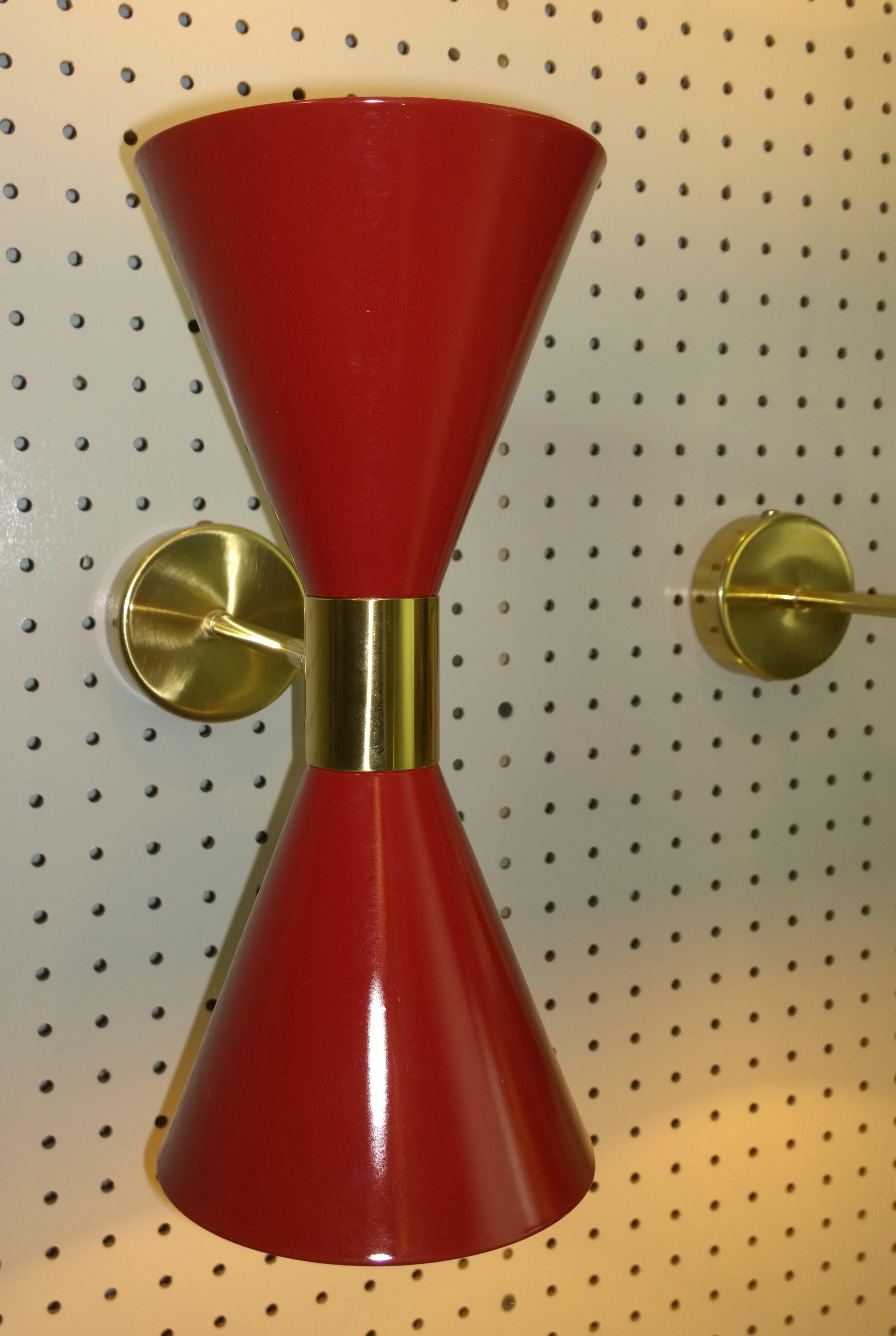 Pair of Stilnovo Red and White Enameled Aluminum with Brass Accents Sconces For Sale 6