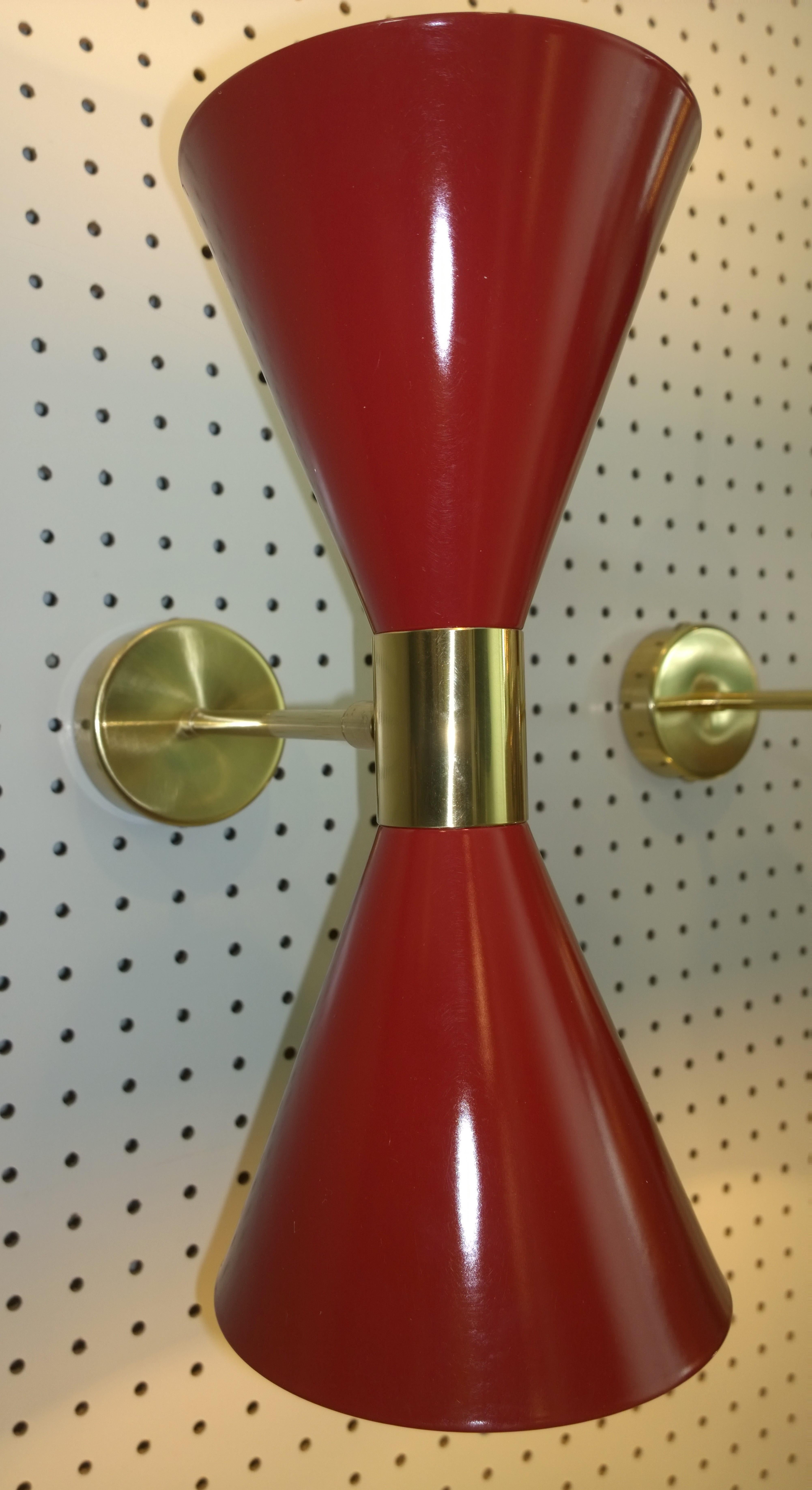 Pair of Stilnovo Red and White Enameled Aluminum with Brass Accents Sconces For Sale 10