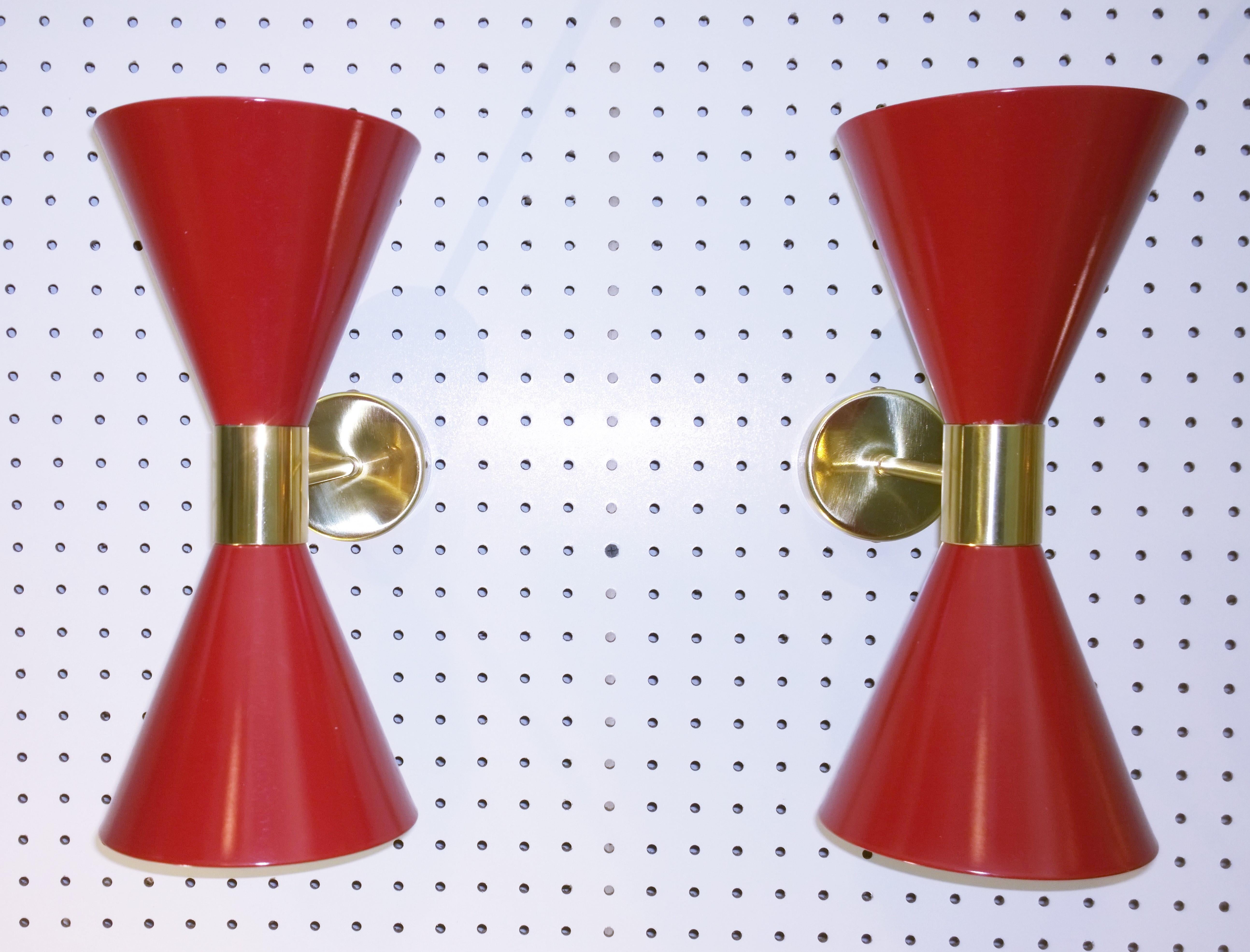 Italian Pair of Stilnovo Red and White Enameled Aluminum with Brass Accents Sconces For Sale