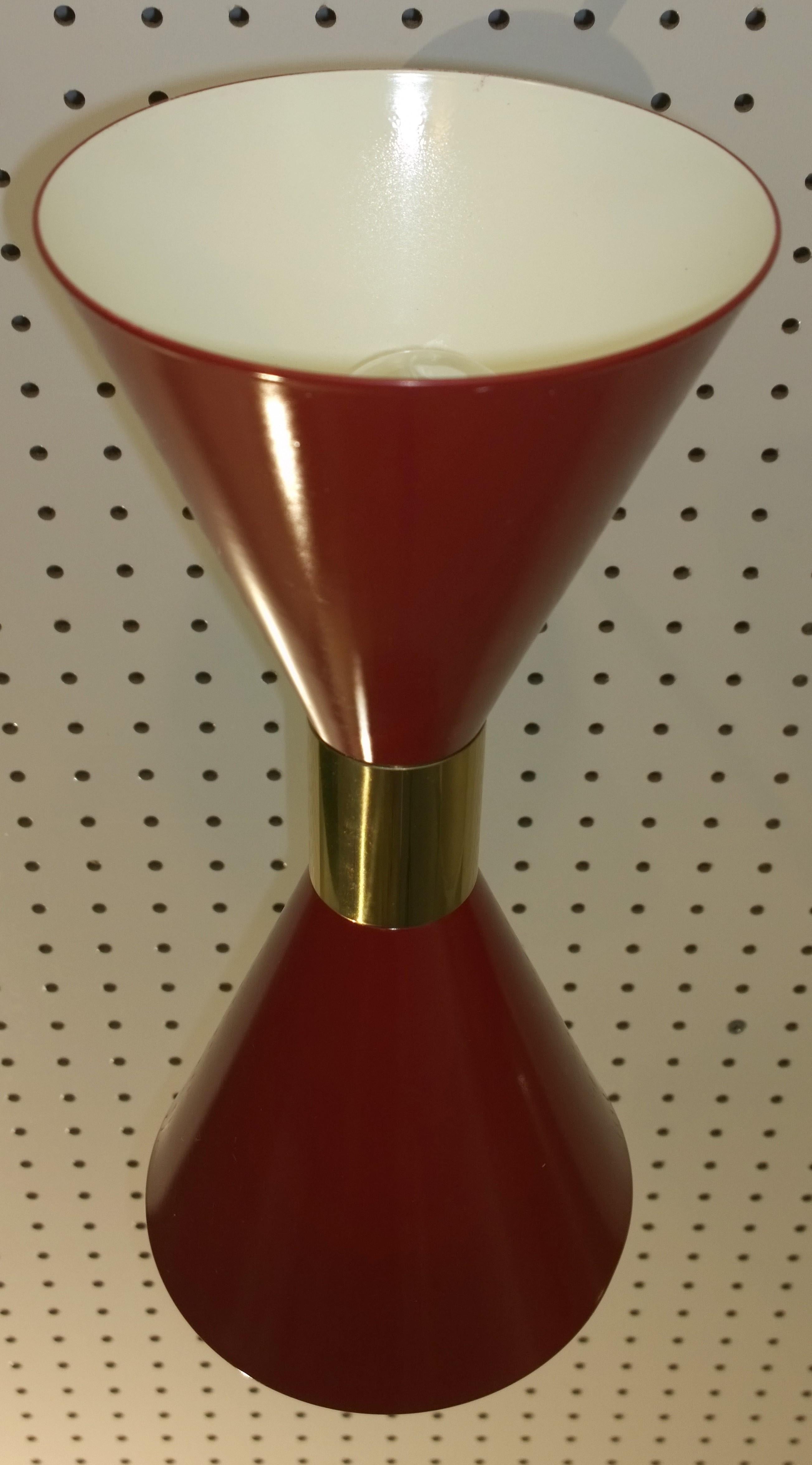 Pair of Stilnovo Red and White Enameled Aluminum with Brass Accents Sconces For Sale 1