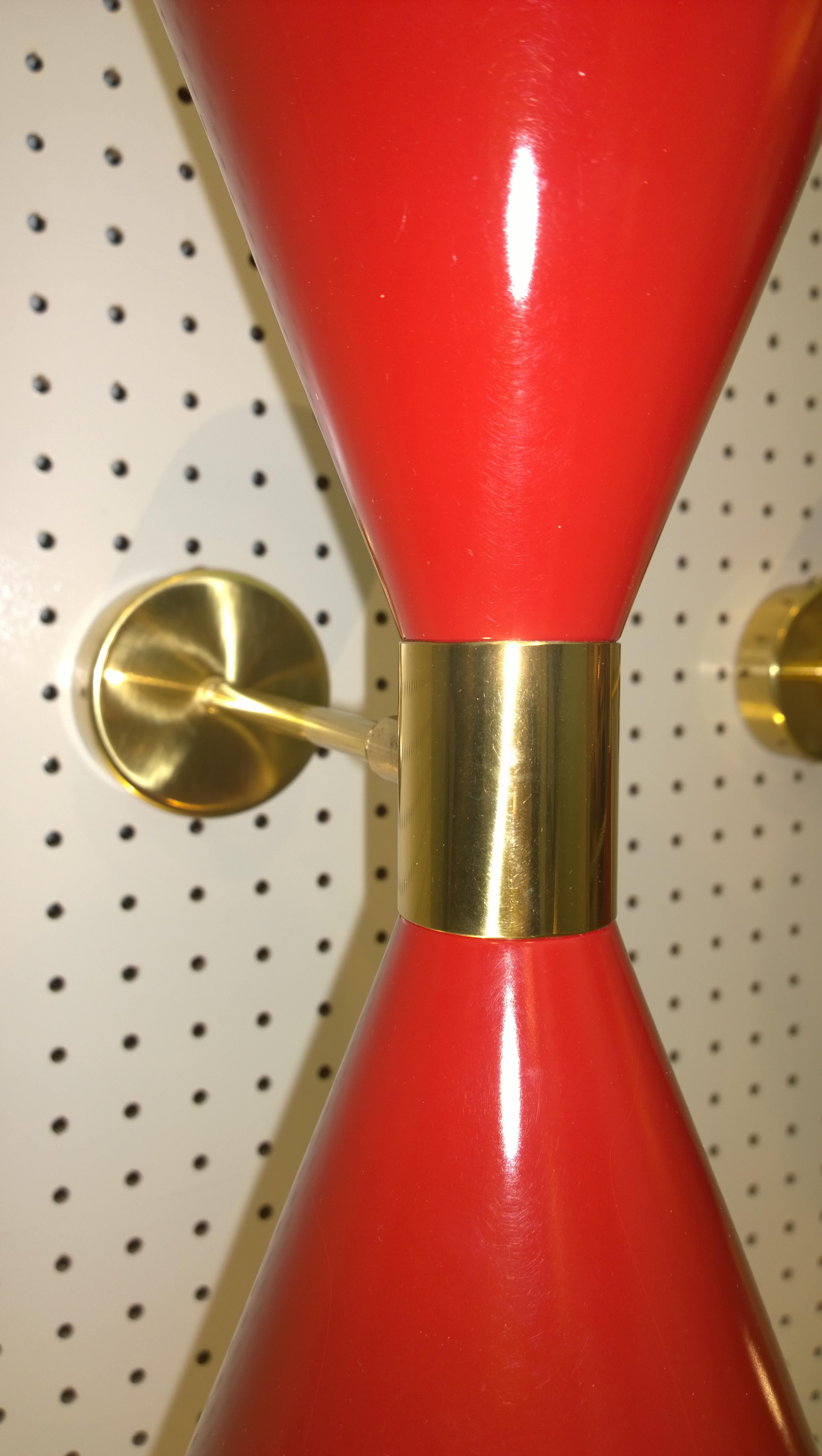 Pair of Stilnovo Red and White Enameled Aluminum with Brass Accents Sconces For Sale 2