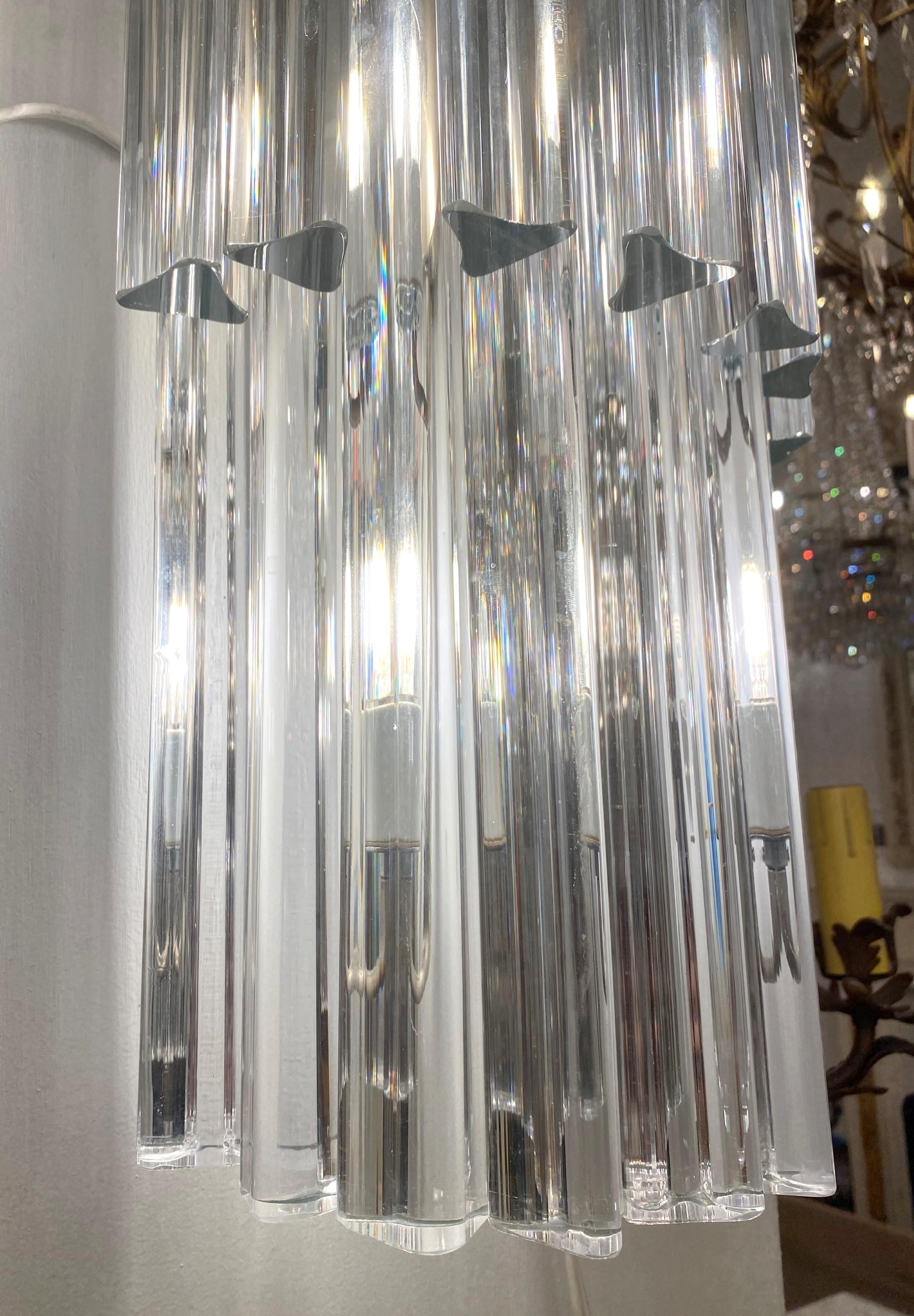 Cristal Paire d'appliques en cristal de style italien moderne du milieu du siècle, quantité disponible en vente