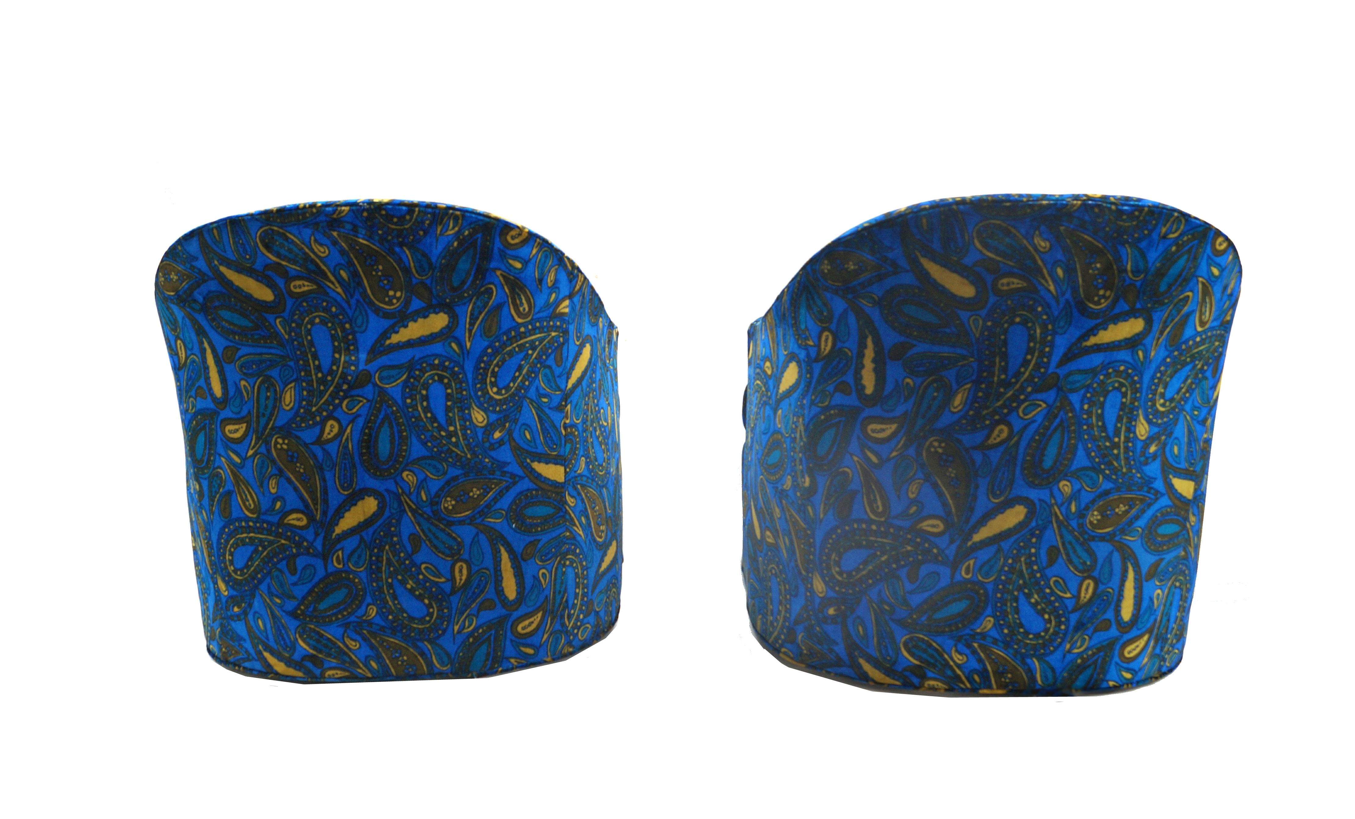 Tissu d'ameublement Paire de chaises pivotantes Directional Sedgefield de style The Modernity Jack Larsen en vente