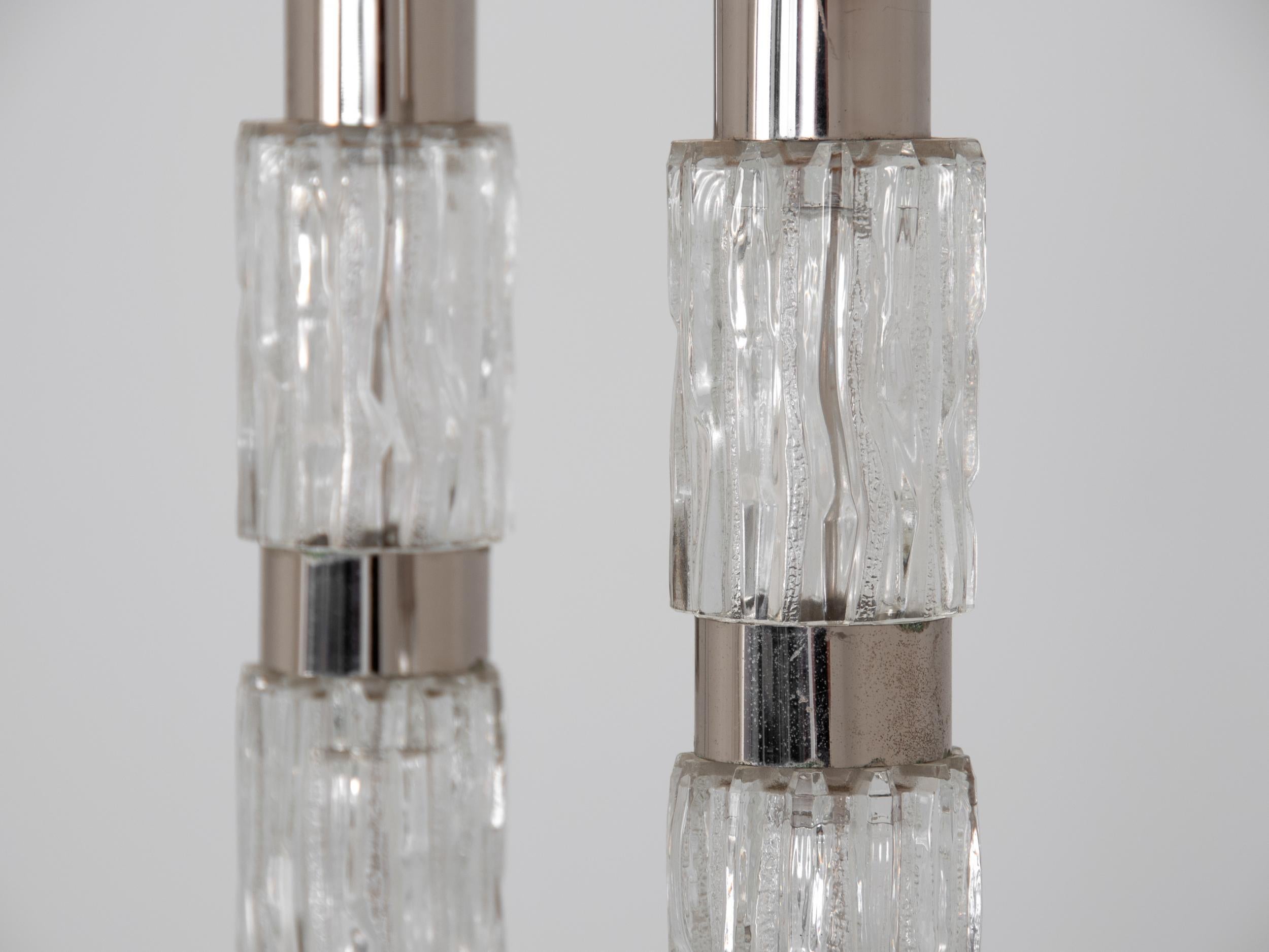 Pair of 1960s Italian Lucite column side or table lamps with modern reflective shades. Made of Lucite and chrome these have been rewired for the US.