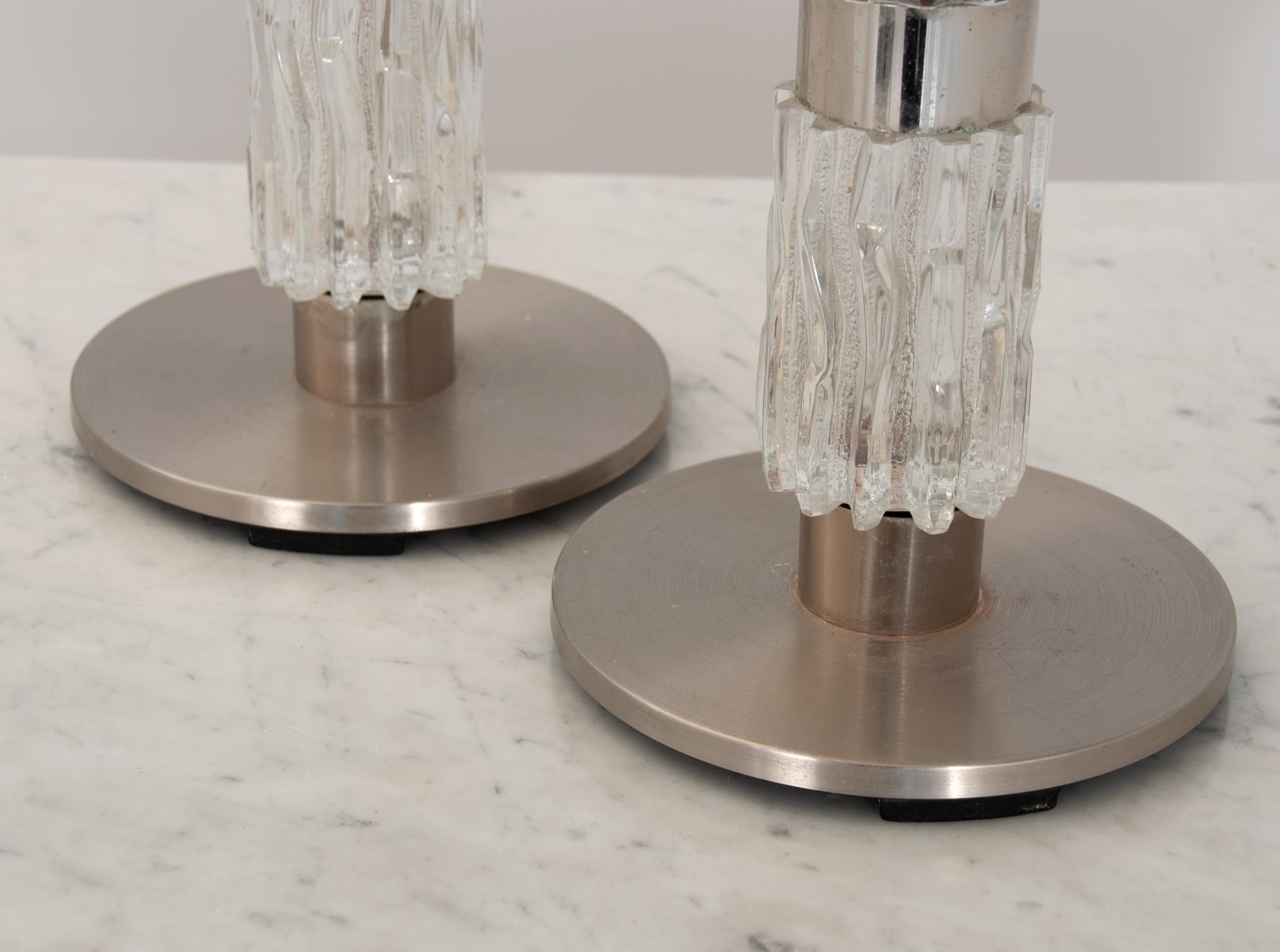 Lucite Pair of Mid-Century Modern Lamps For Sale