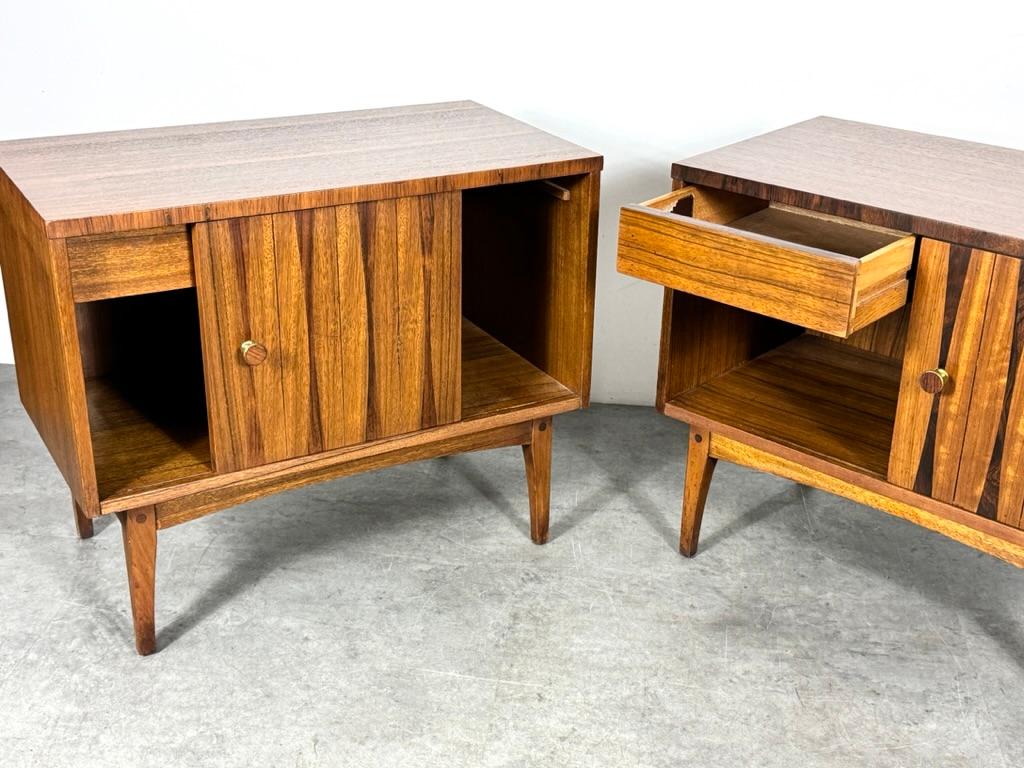 Paar Mid Century Modern Lane's Rosewood Single Drawer Night Stands End Tables  (amerikanisch) im Angebot