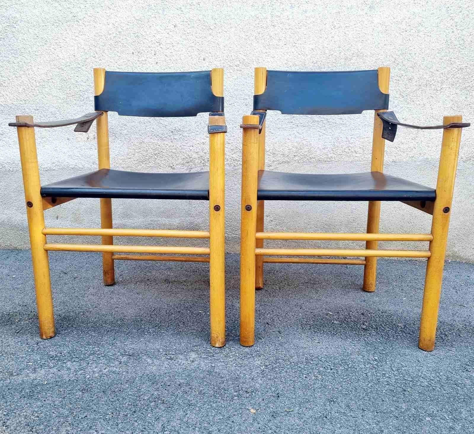 Pair of leather and beech wood chairs were made by Ibisco Sedie Italy in the 60s