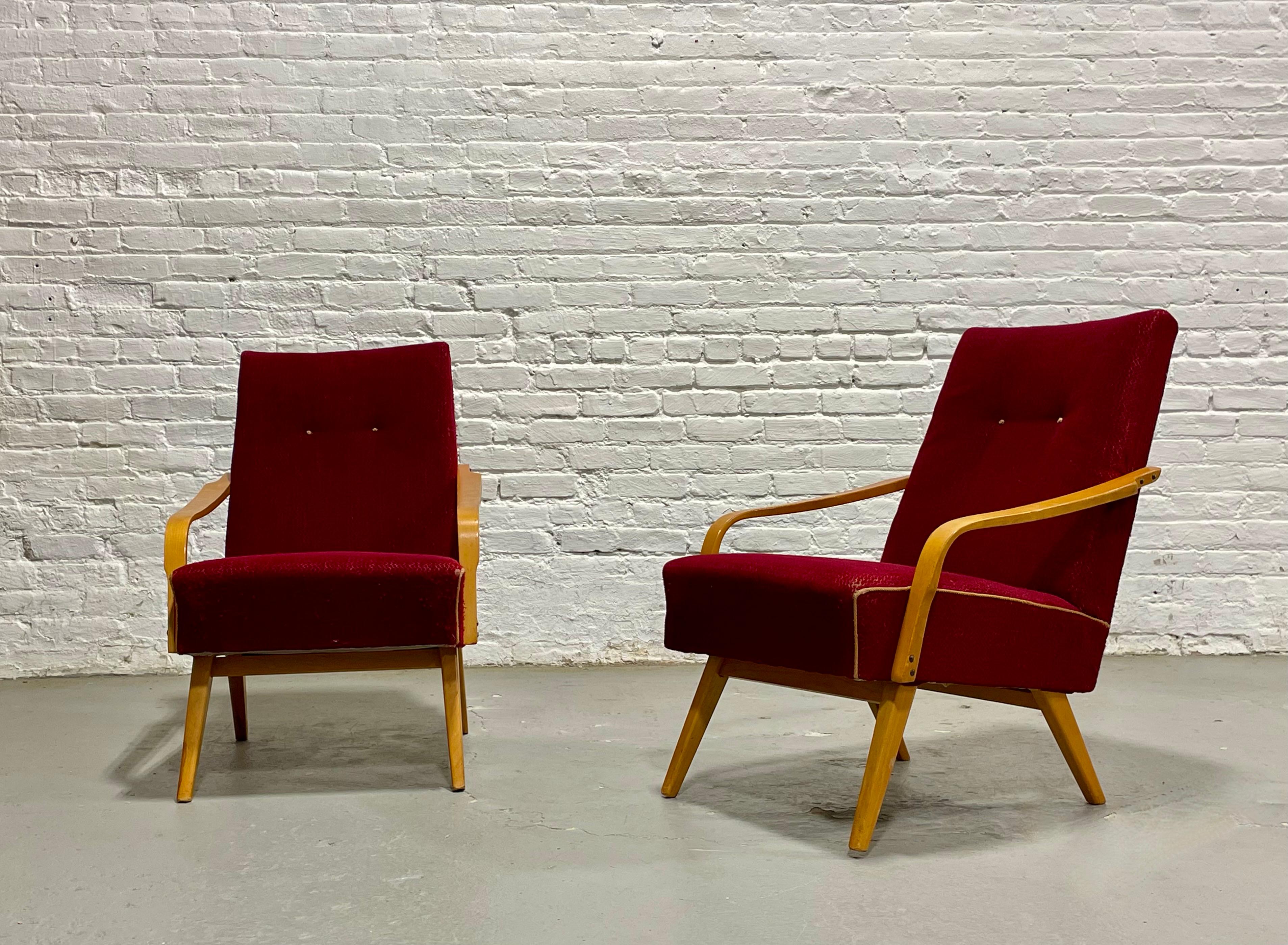 Hêtre PAIRE - Chaises longues modernes du milieu du siècle par Jaroslav Smidek, fabriquées en République tchèque, années 1960 en vente