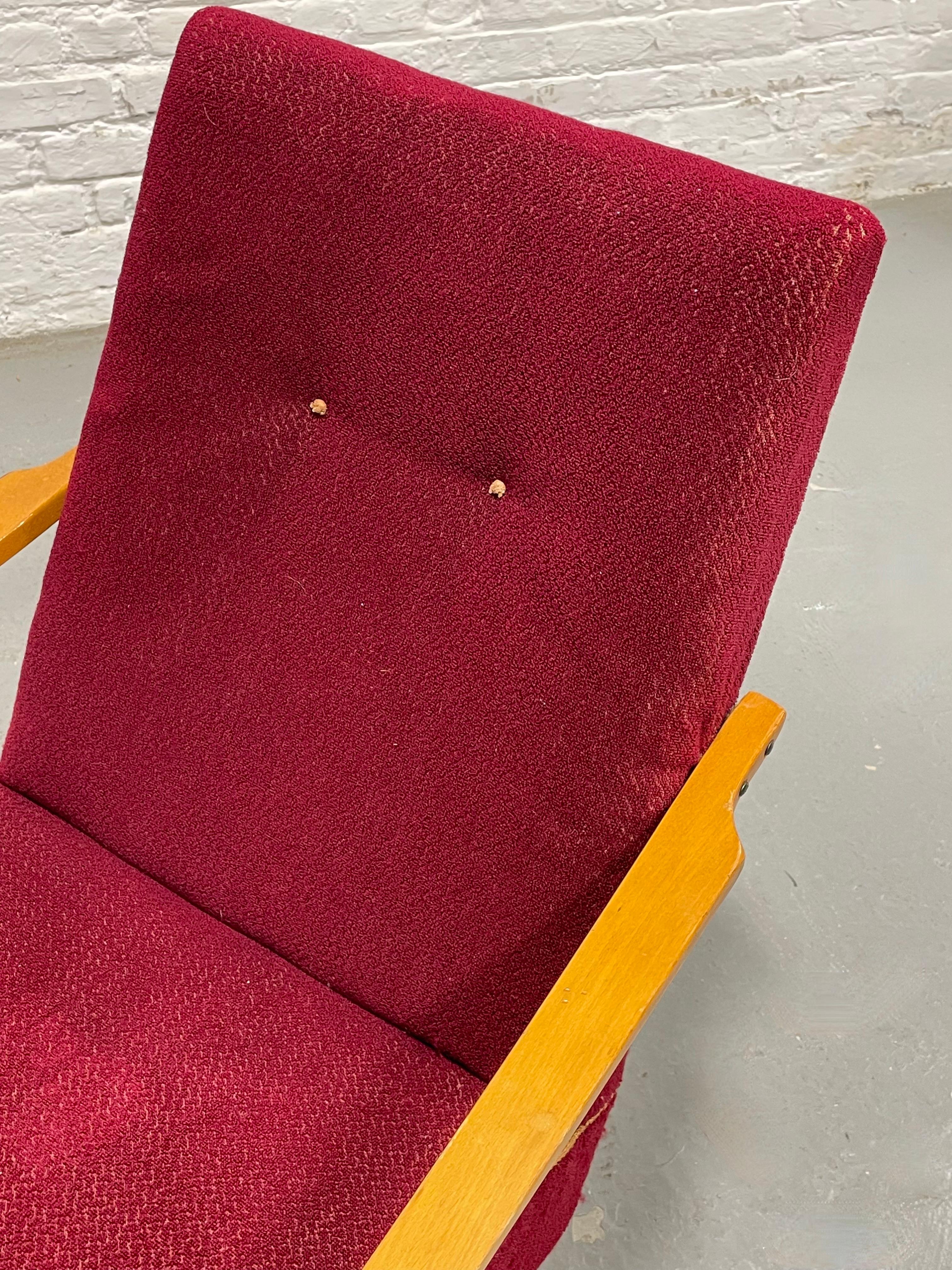 PAIRE - Chaises longues modernes du milieu du siècle par Jaroslav Smidek, fabriquées en République tchèque, années 1960 en vente 1