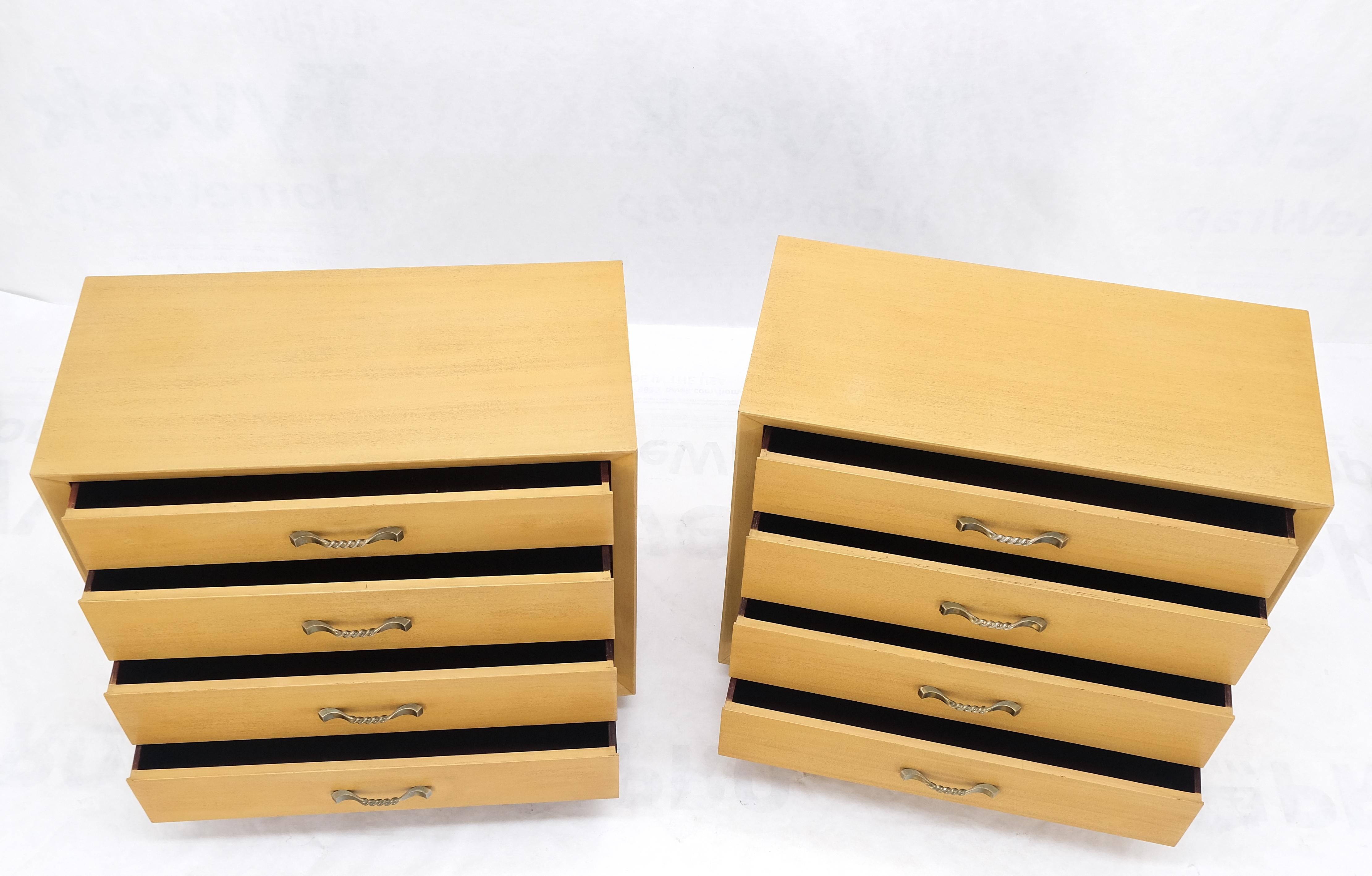 Coppia di cassettoni in ottone massiccio ritorto in mogano della metà del secolo scorso  MINT in vendita 3