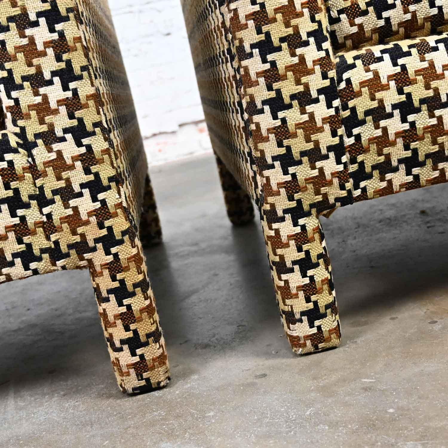 Pair Mid-Century Modern - Modern Parson’s Cube Club Chairs Houndstooth Fabric In Good Condition In Topeka, KS