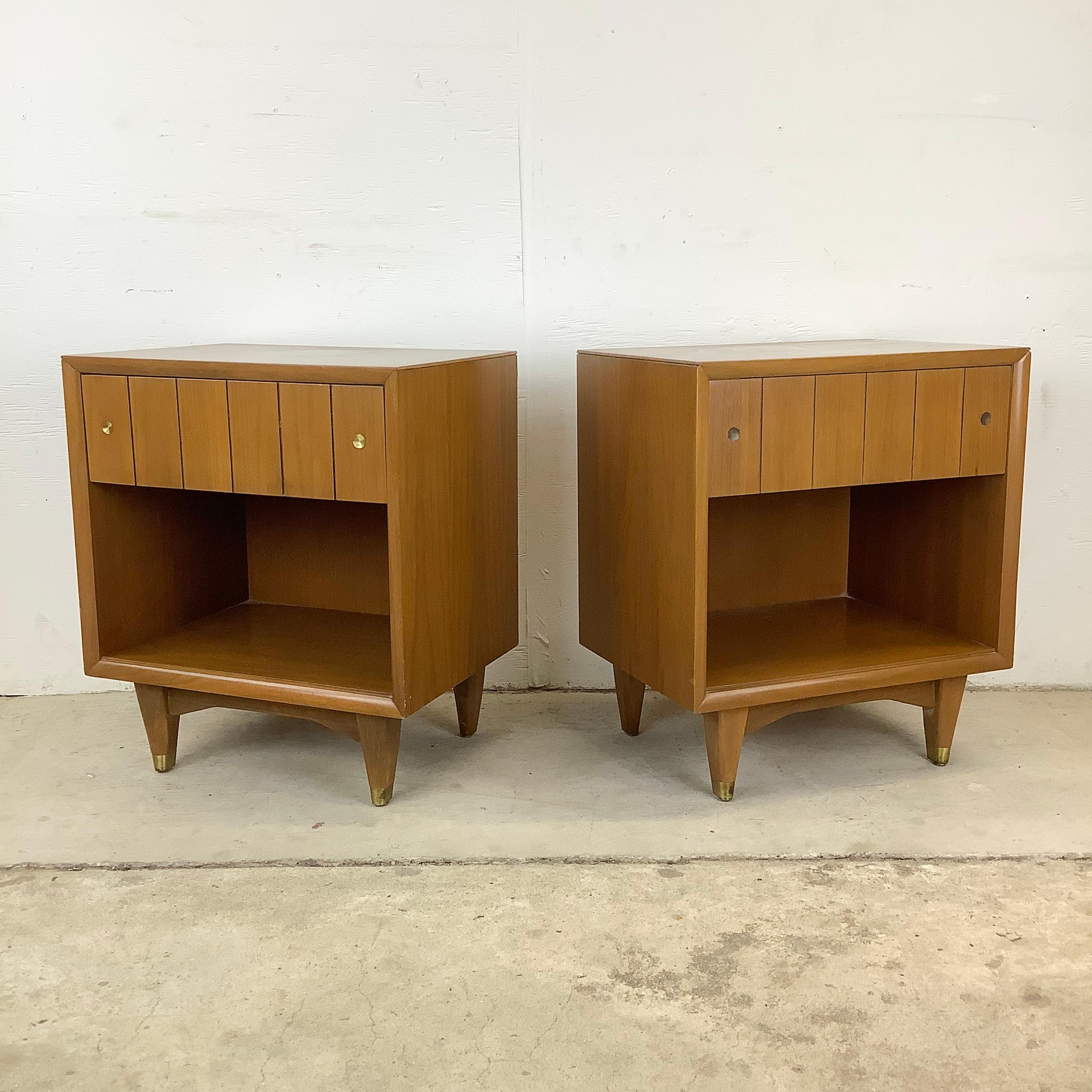 Step into the realm of mid-century style with this pair of vintage nightstands by Kroehler Furniture. Renowned for their sleek lines and impeccable craftsmanship, these nightstands are a testament to the enduring allure of mid-century modern design.
