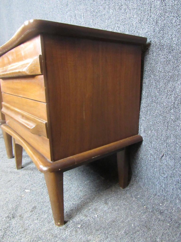 Pair MidCentury Modern Nightstands For Sale at 1stDibs
