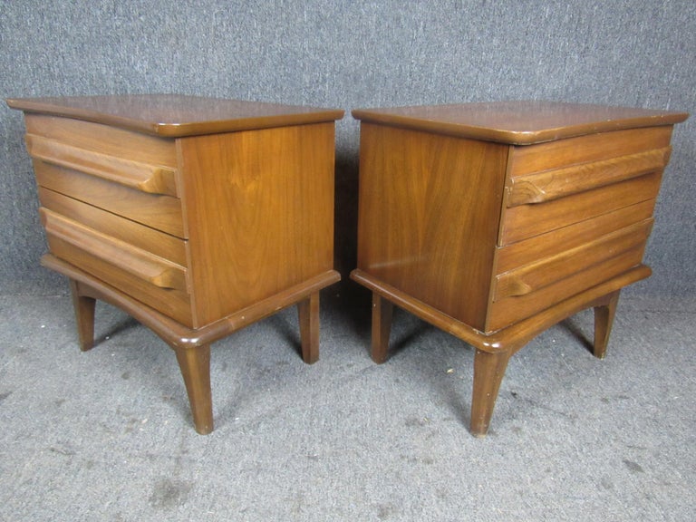 Pair MidCentury Modern Nightstands For Sale at 1stDibs