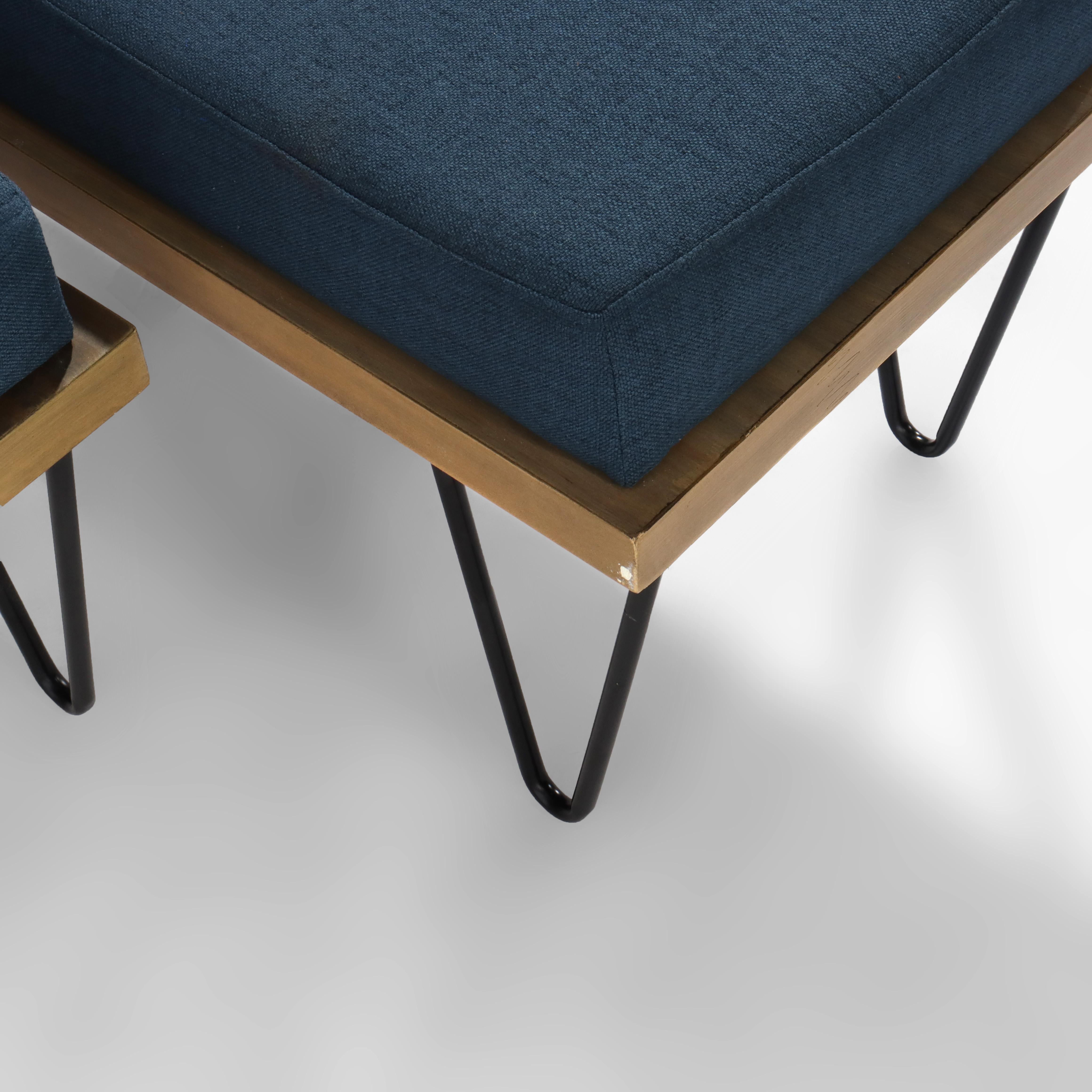 Pareja de bancos tapizados Mid Century Modern Nobel House Home Furnishings C1960 Moderno de mediados de siglo en venta