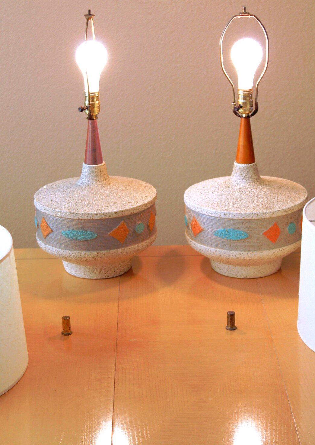 Américain Paire ! Lampes en plâtre danoise moderne du milieu du siècle, ovni atomique bleu orange, années 1950 MCM en vente
