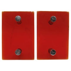 Par de tiradores de puerta modernos de mediados de siglo de cristal rojo y níquel