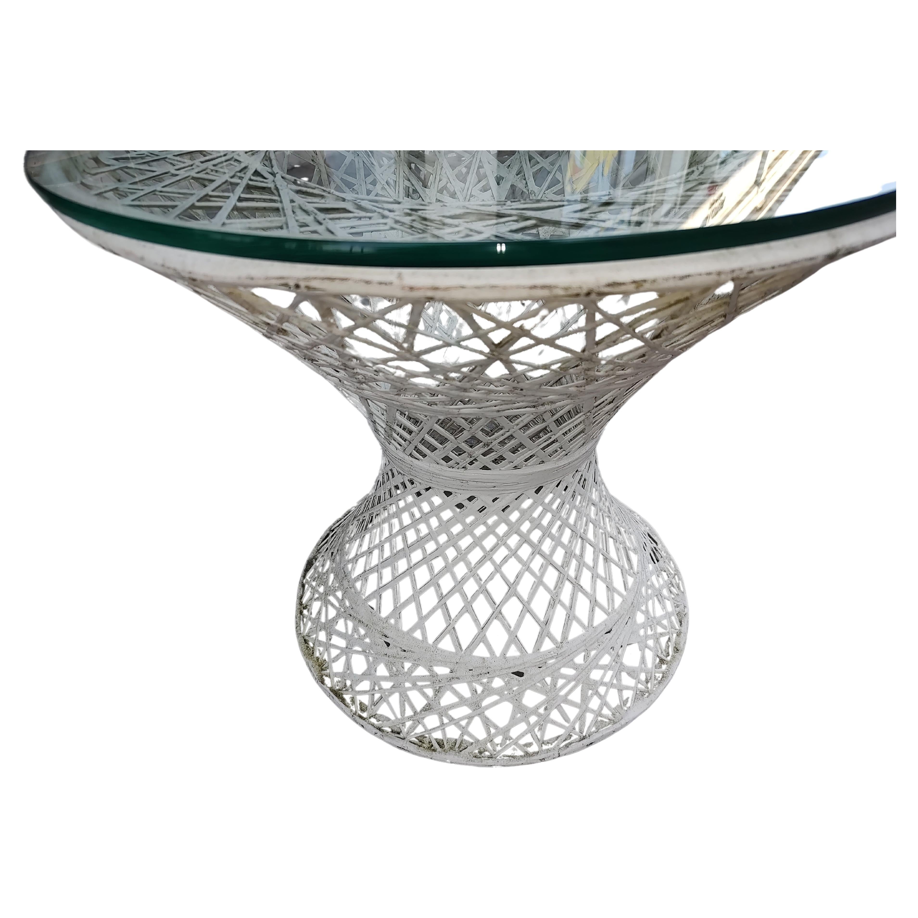American Pair Mid-Century Modern Sculptural Spun Fiberglass Side Tables Russell Woodard For Sale