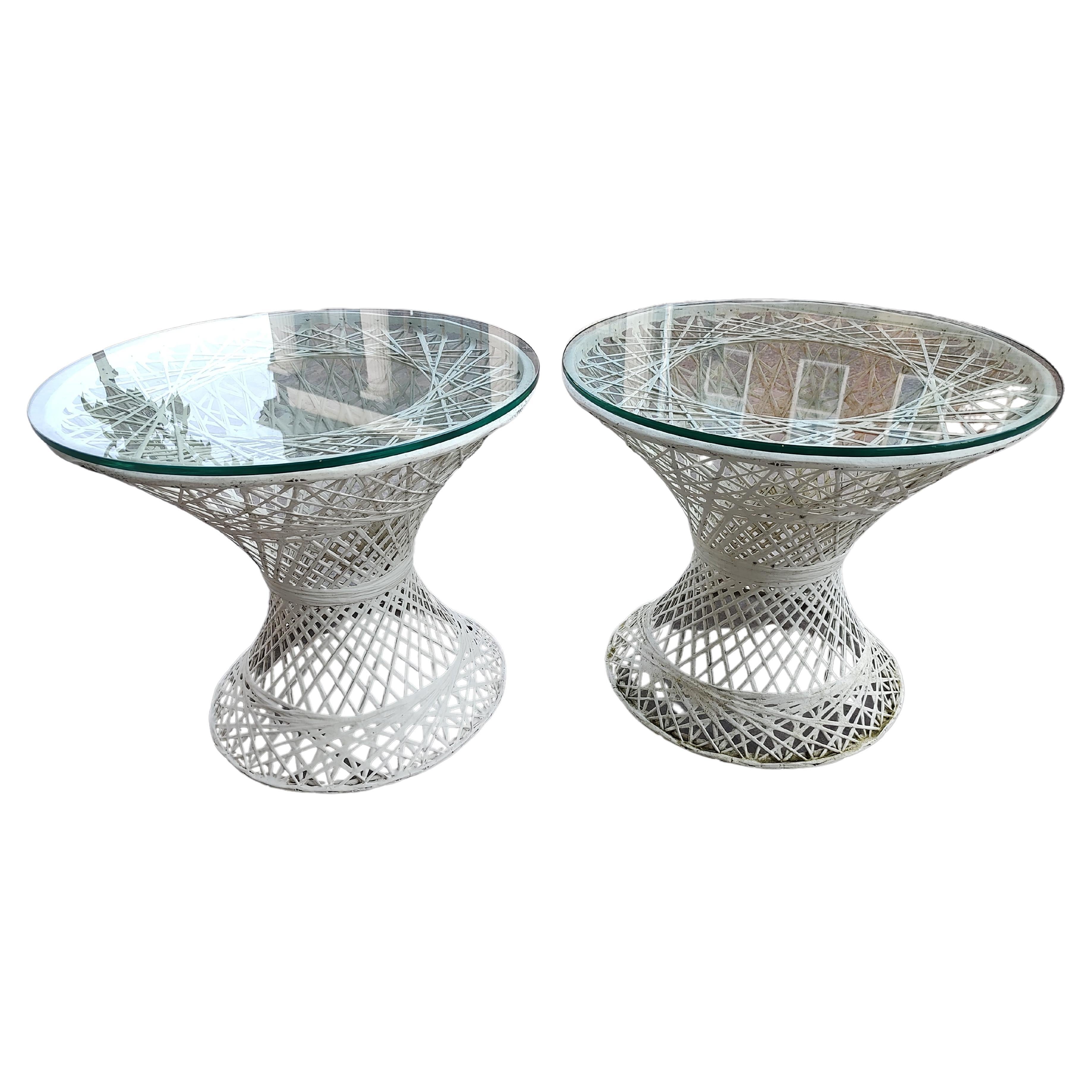 Peint Paire de tables d'appoint sculpturales en fibre de verre filée Russell Woodard, mi-siècle moderne en vente