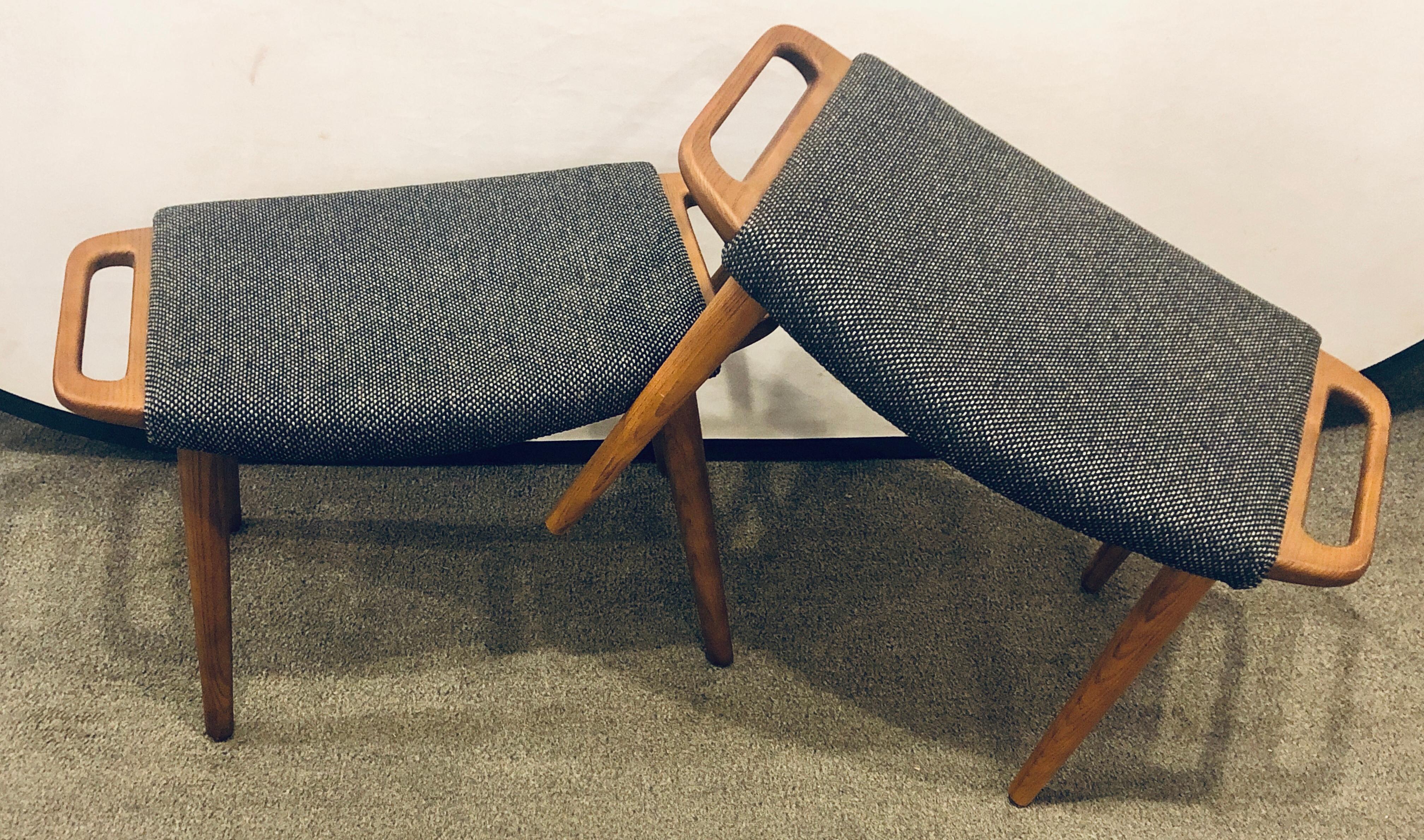 Pair of Mid-Century Modern Arm Chairs with Ottomans In Good Condition In Stamford, CT
