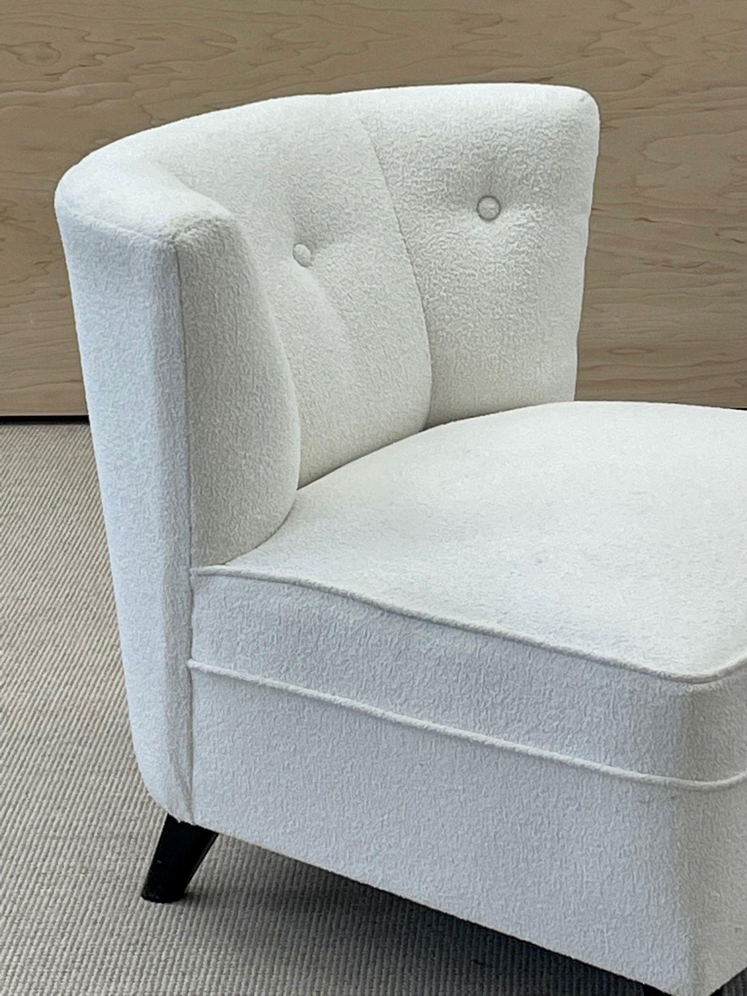 Paar Mid-Century Modern Slipper/Lounge Chairs, Amerikanisch, Bouclé, Paar Low Profie (Stoff) im Angebot