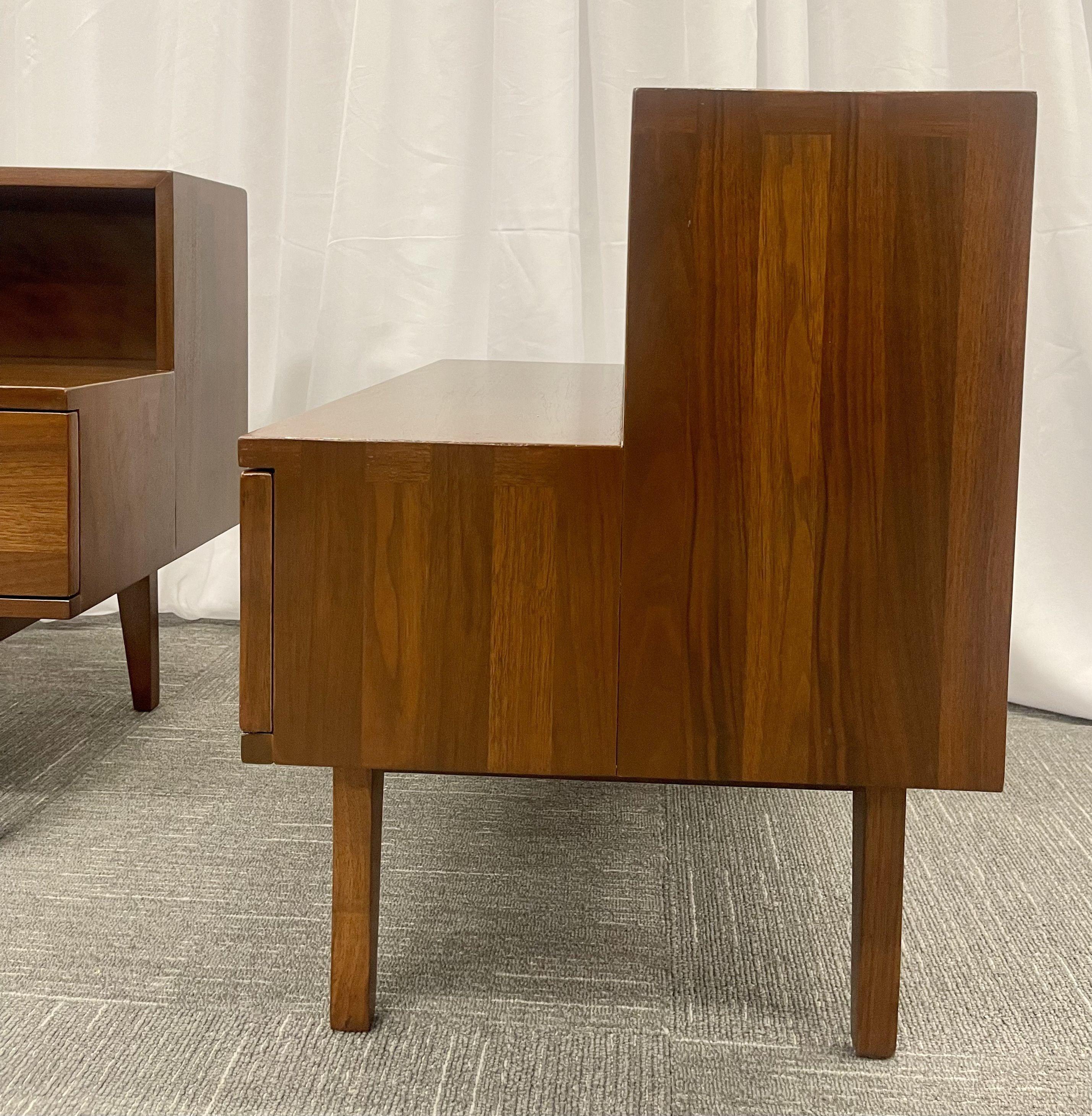 Pair Mid-Century Modern Step End Tables/Nightstands, Nakashima Style, American For Sale 6