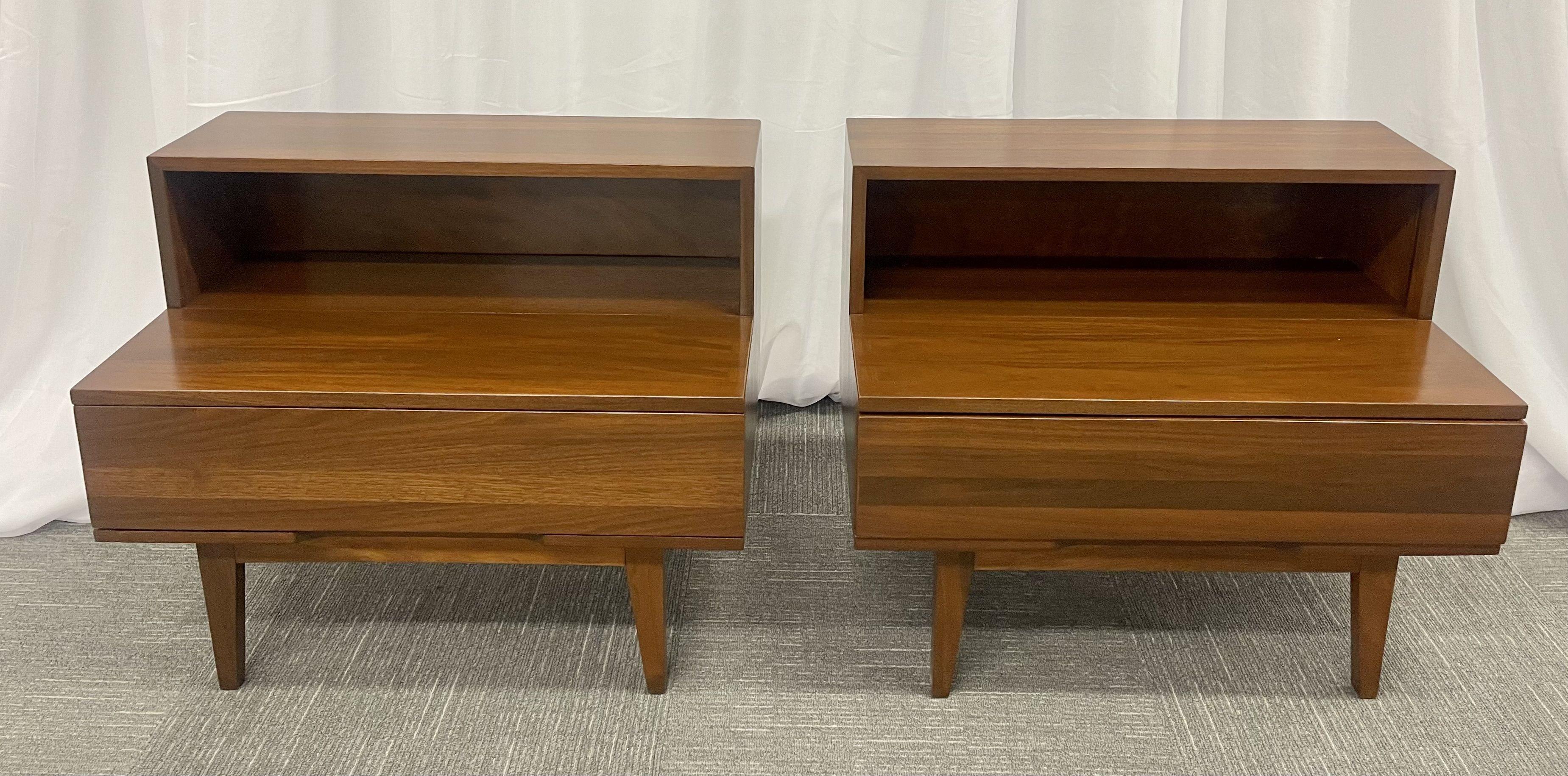Pair Mid-Century Modern Step End Tables/Nightstands, Nakashima Style, American For Sale 1