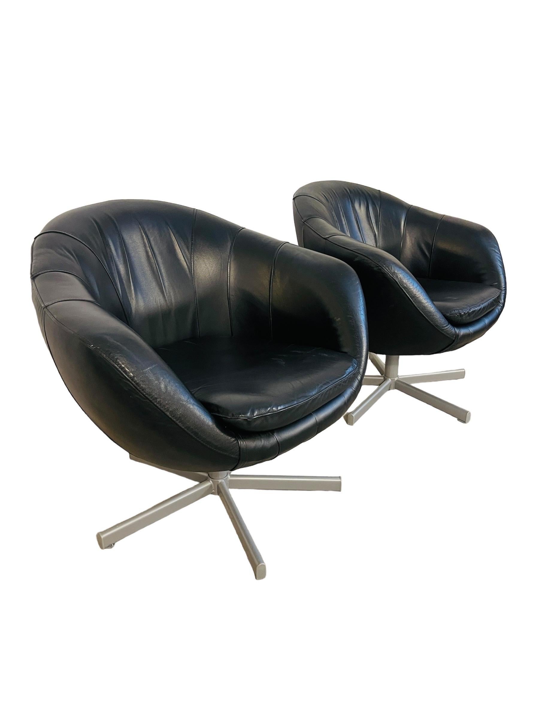 Pair Mid Century Modern Swiveling Leather Pod Chairs For Sale 4